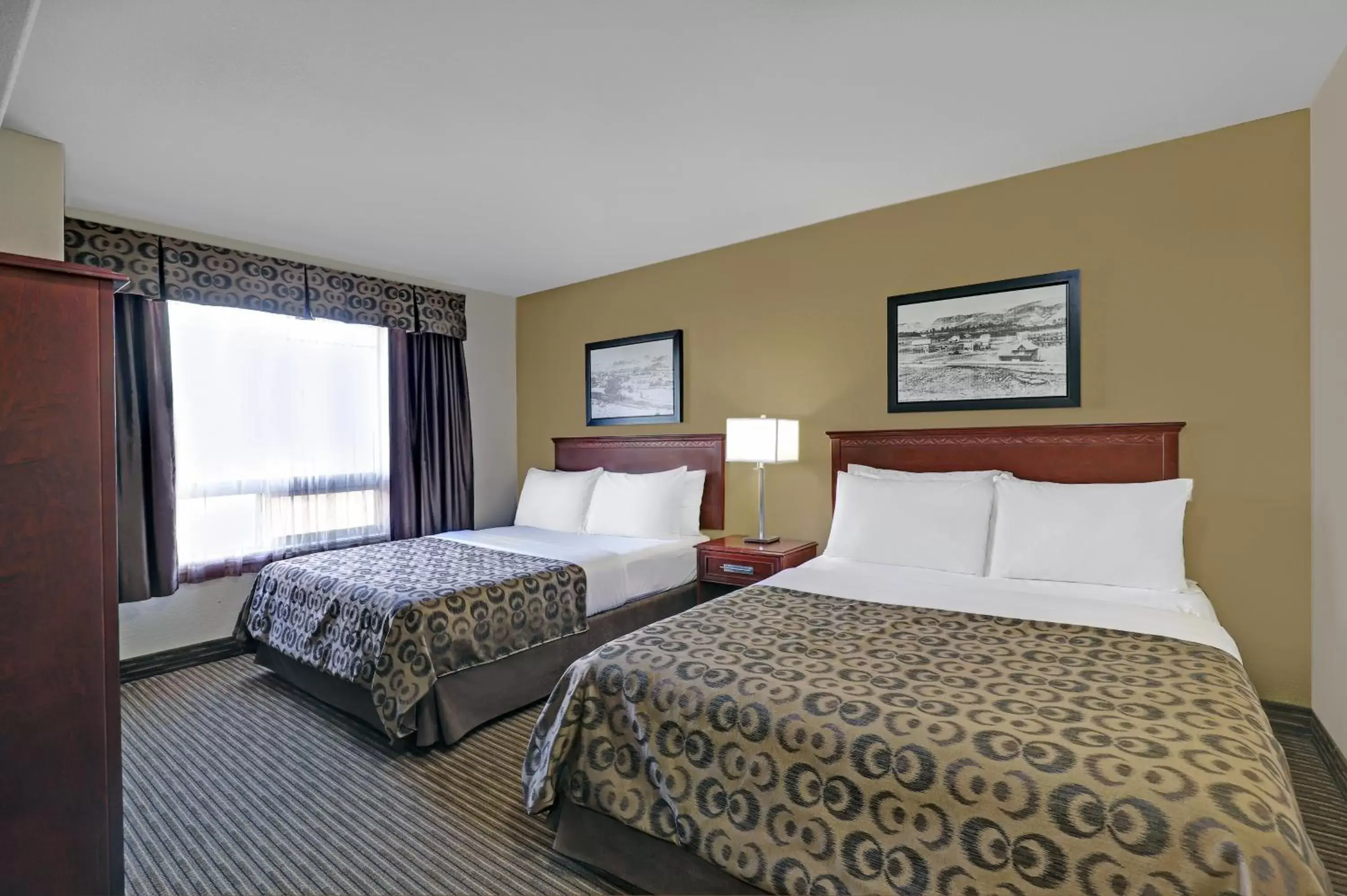 Bedroom, Bed in SureStay Plus Hotel by Best Western Drumheller