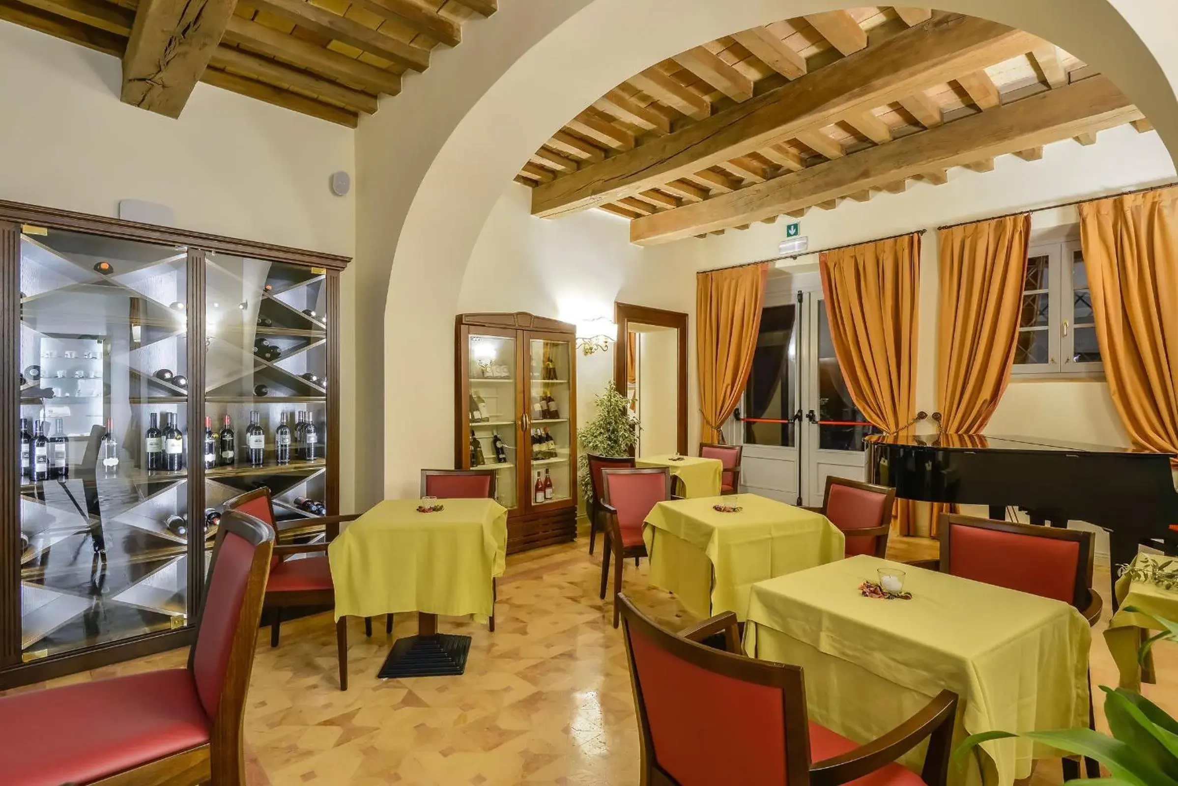 Lounge or bar, Restaurant/Places to Eat in Relais Paradiso Resort & Spa