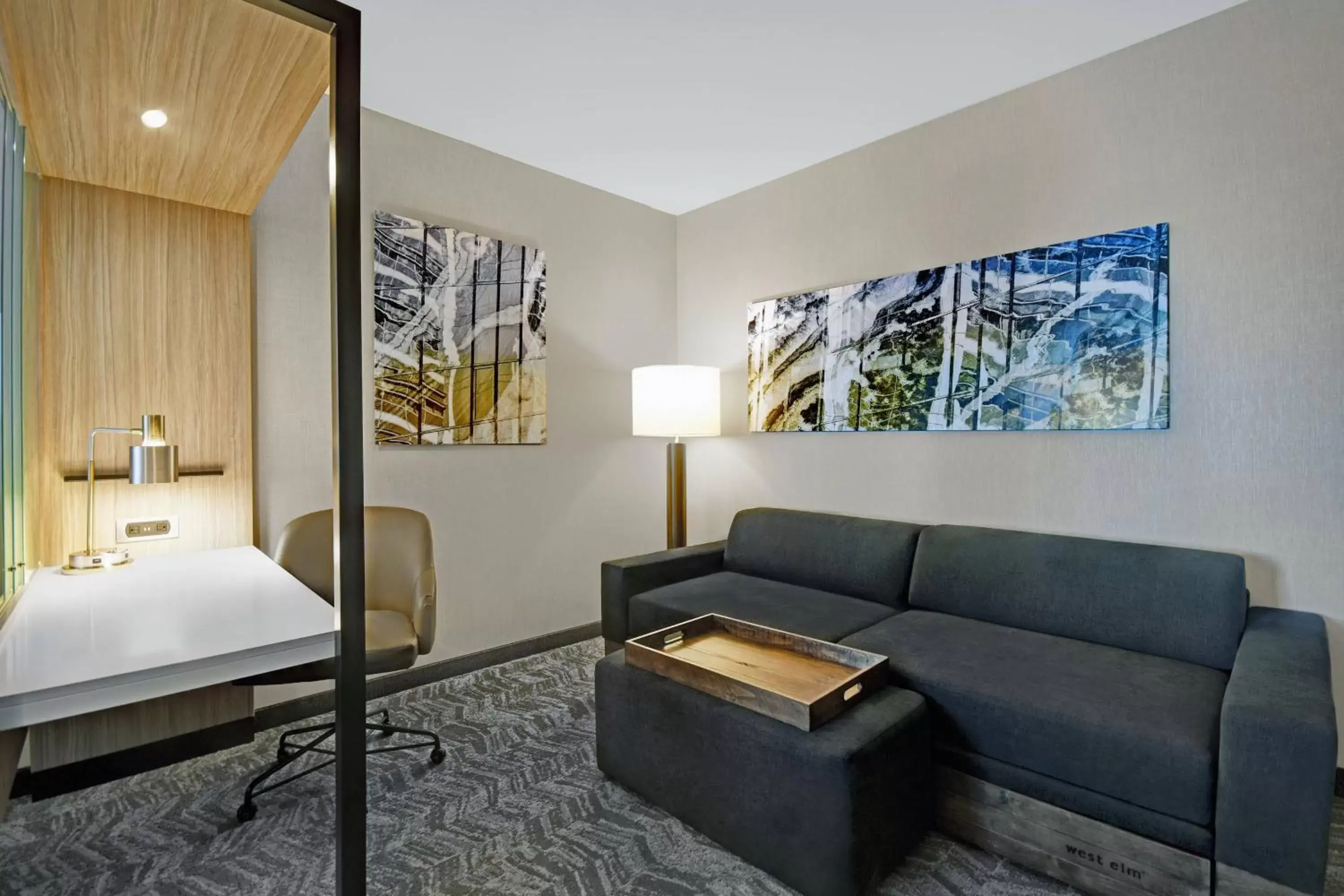 Bedroom, Seating Area in SpringHill Suites by Marriott St. Paul Arden Hills