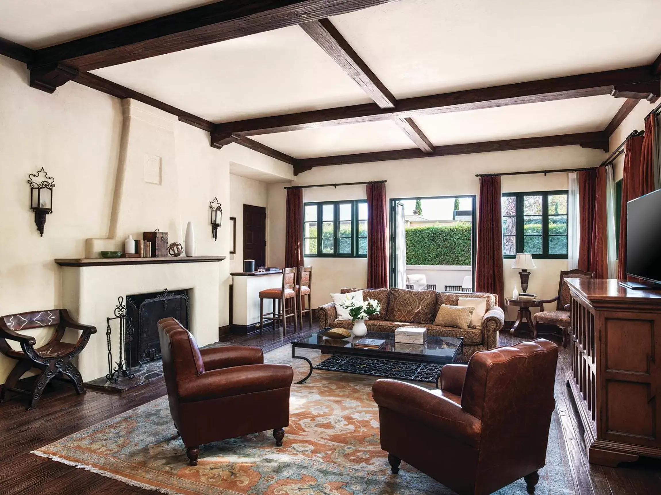 Living room in The Langham Huntington, Pasadena