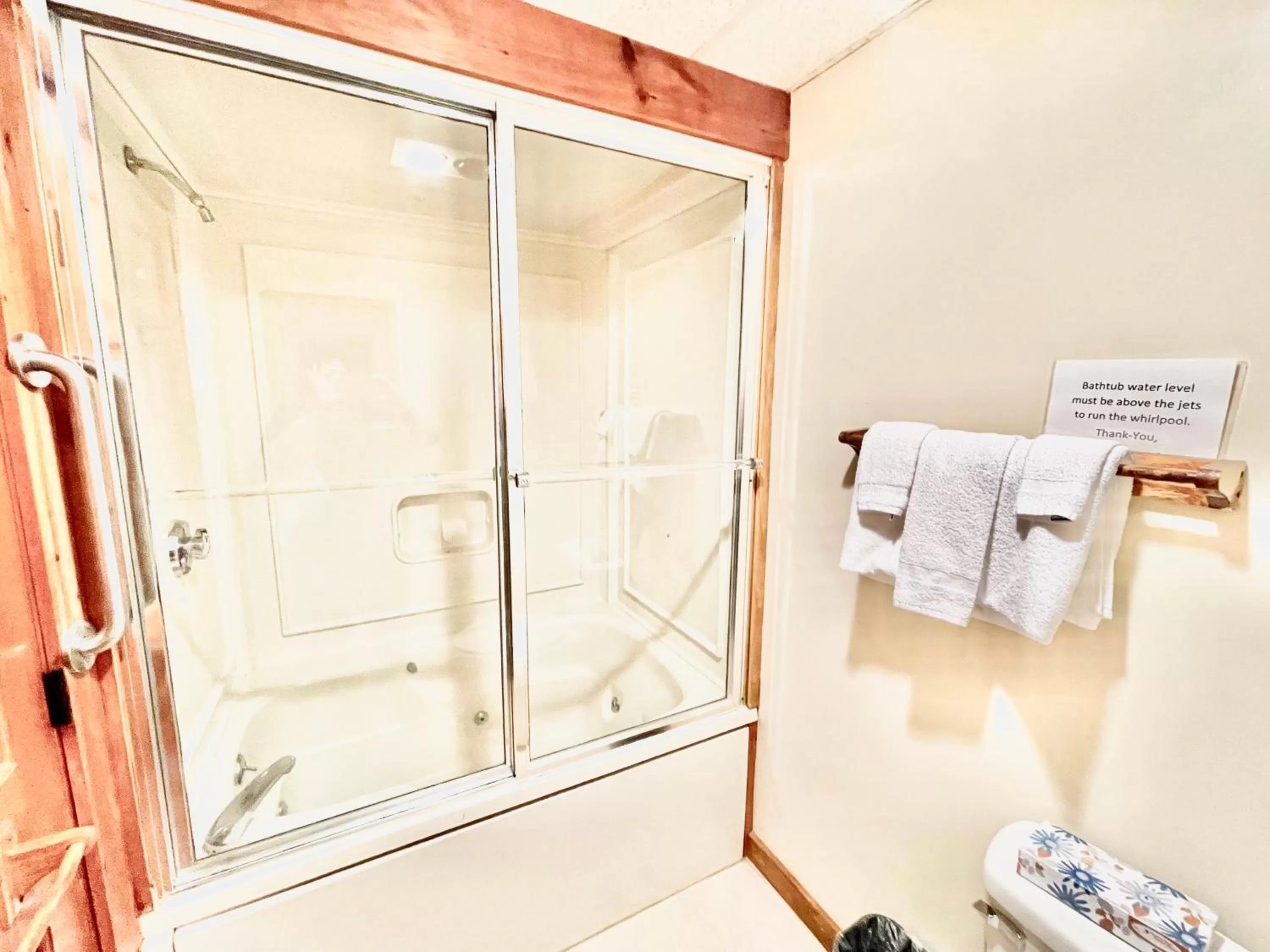 Shower in Merrill Farm Inn