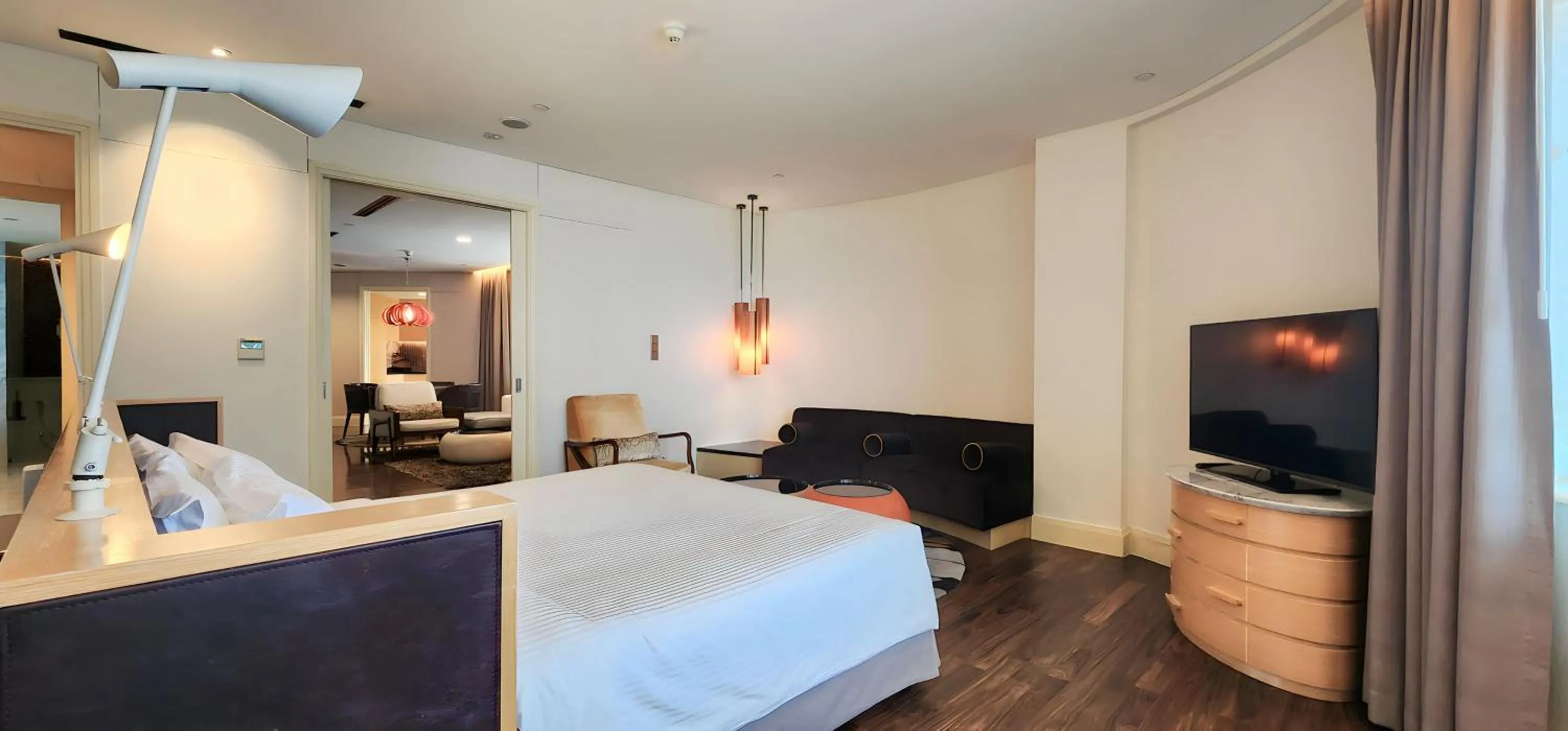 Bed in Ascott Raffles Place Singapore
