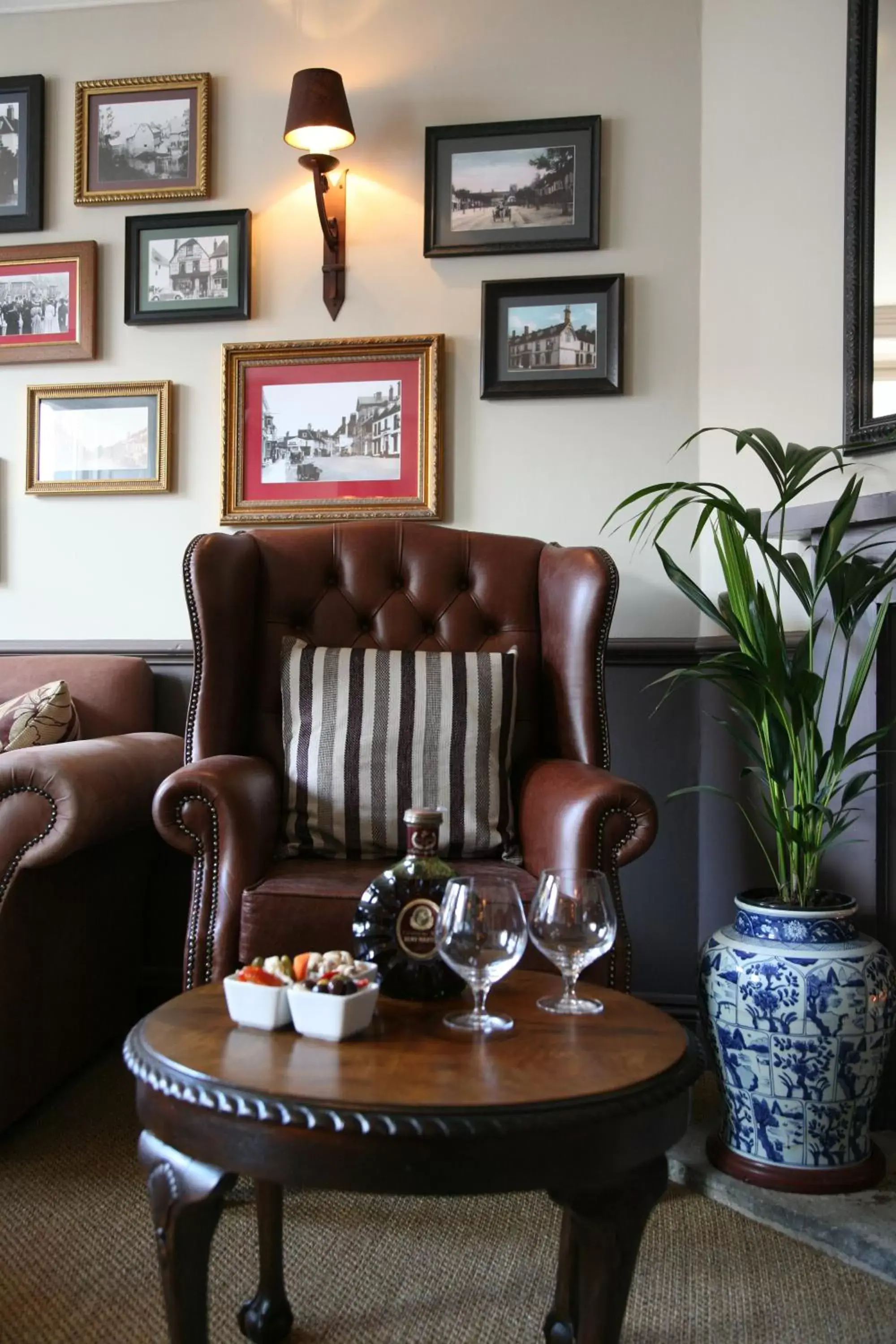 Food, Seating Area in The Swan Hotel