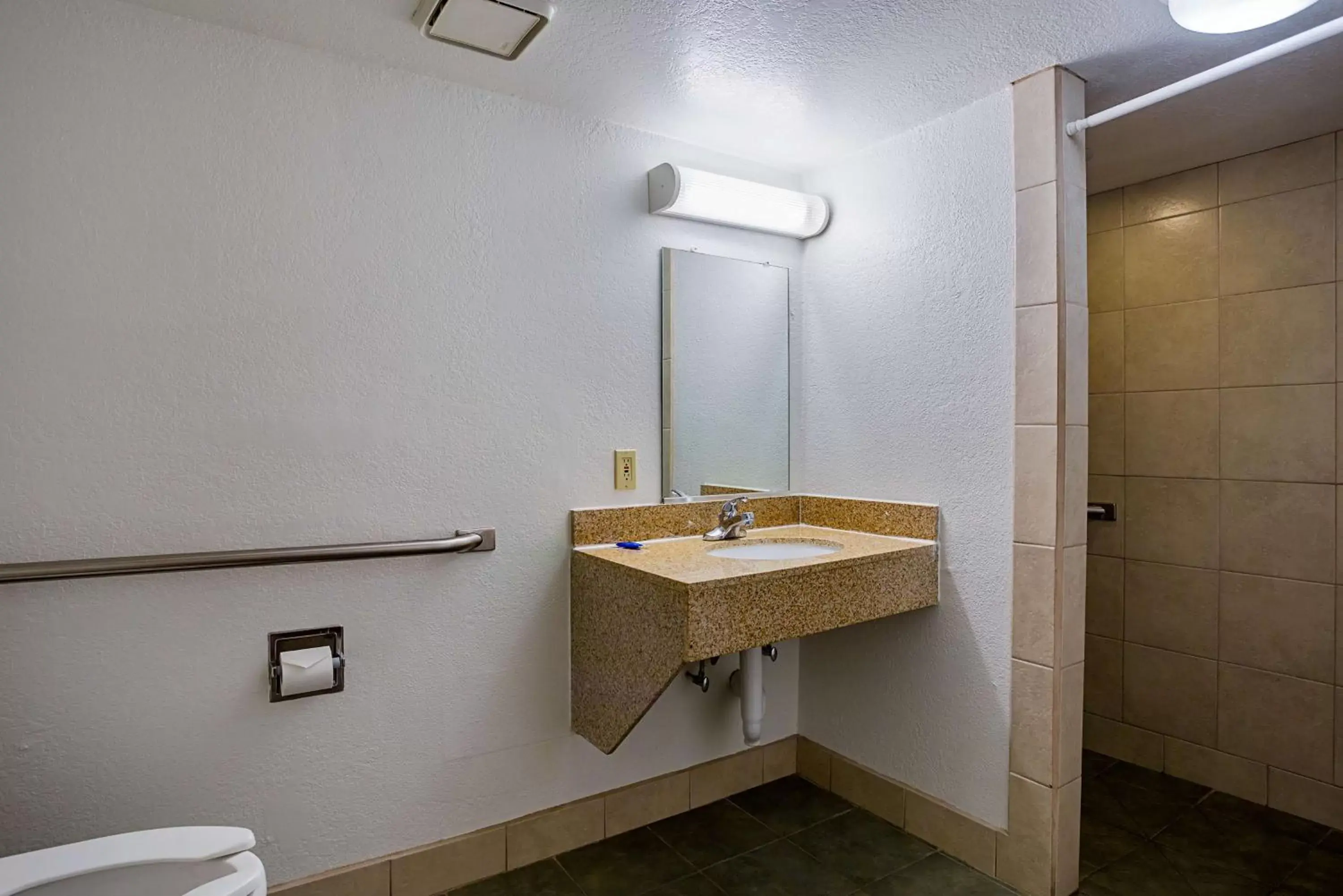 Photo of the whole room, Bathroom in Motel 6-Holbrook, AZ