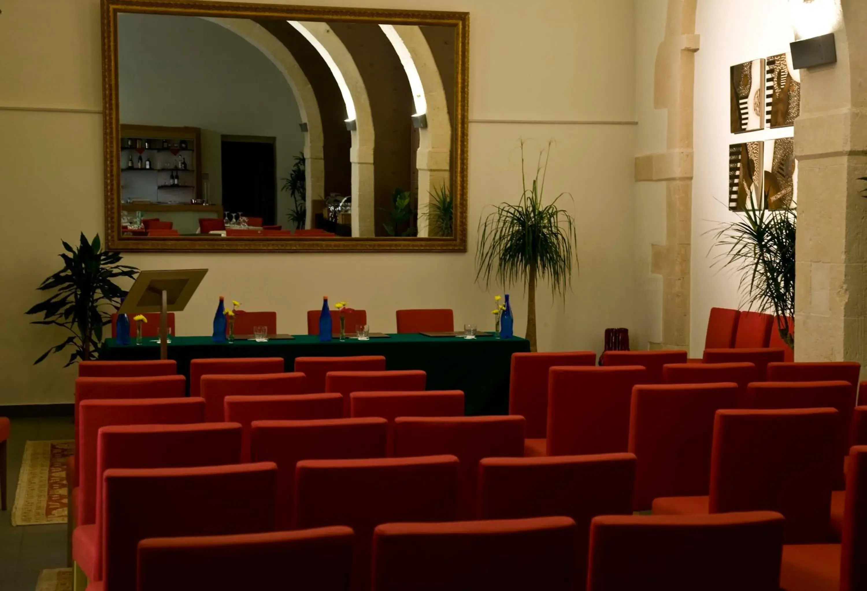 Communal lounge/ TV room in Grande Albergo Alfeo