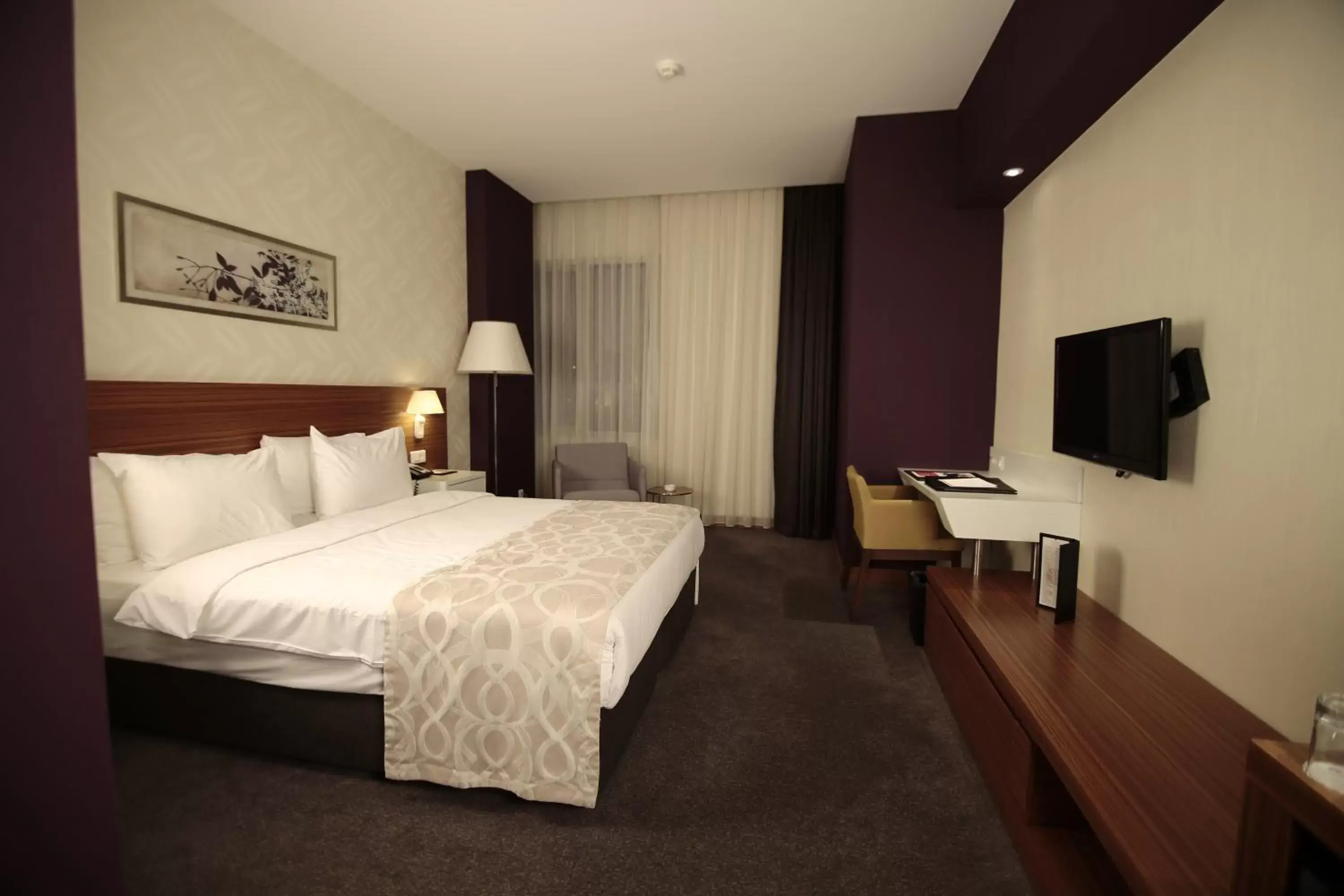 Photo of the whole room, Bed in Ramada Plaza by Wyndham Istanbul Asia Airport