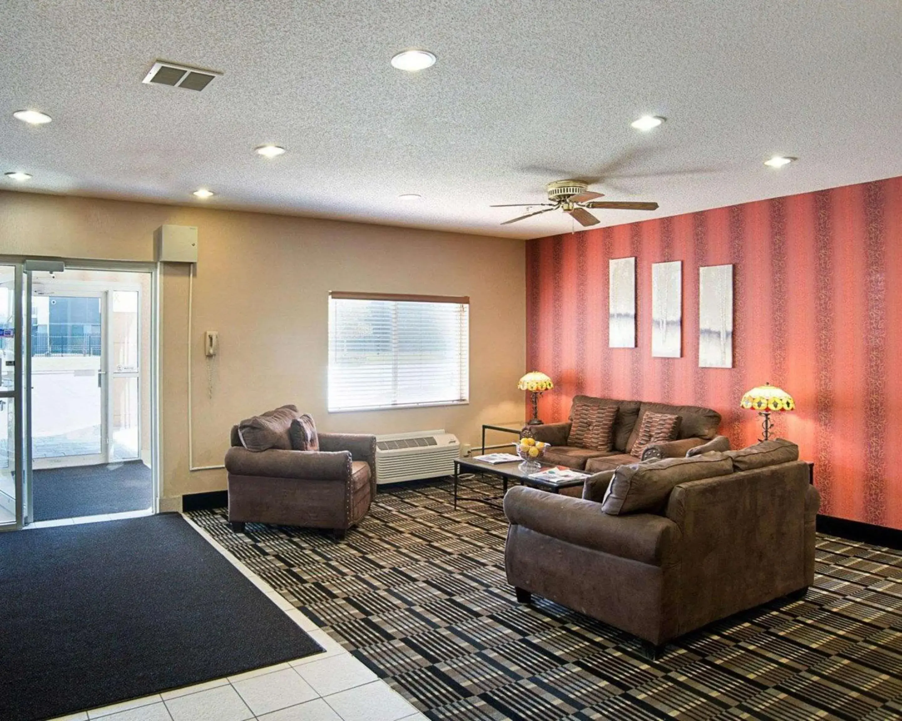 Lobby or reception in Quality Inn Brooklyn Center Lobby or reception in Quality Inn Brooklyn Center