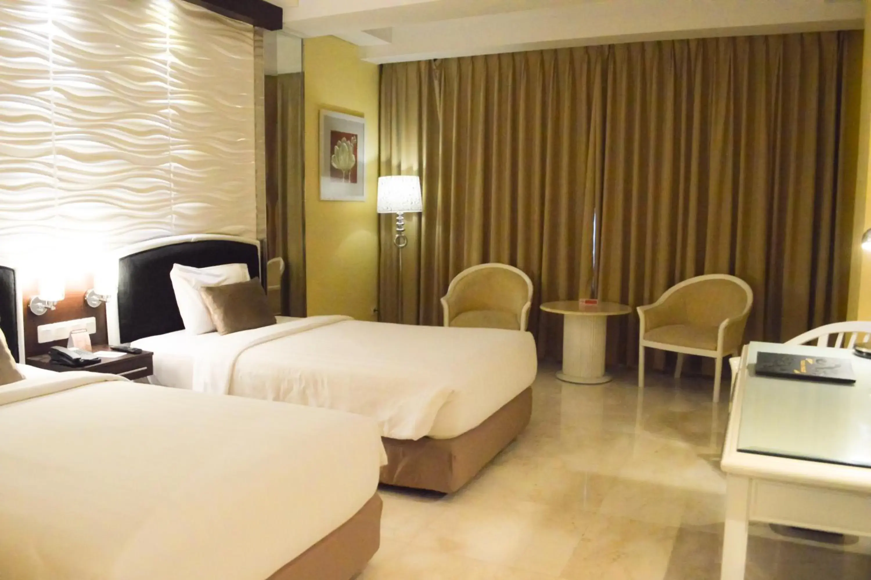 Bedroom in Hotel New Saphir Yogyakarta