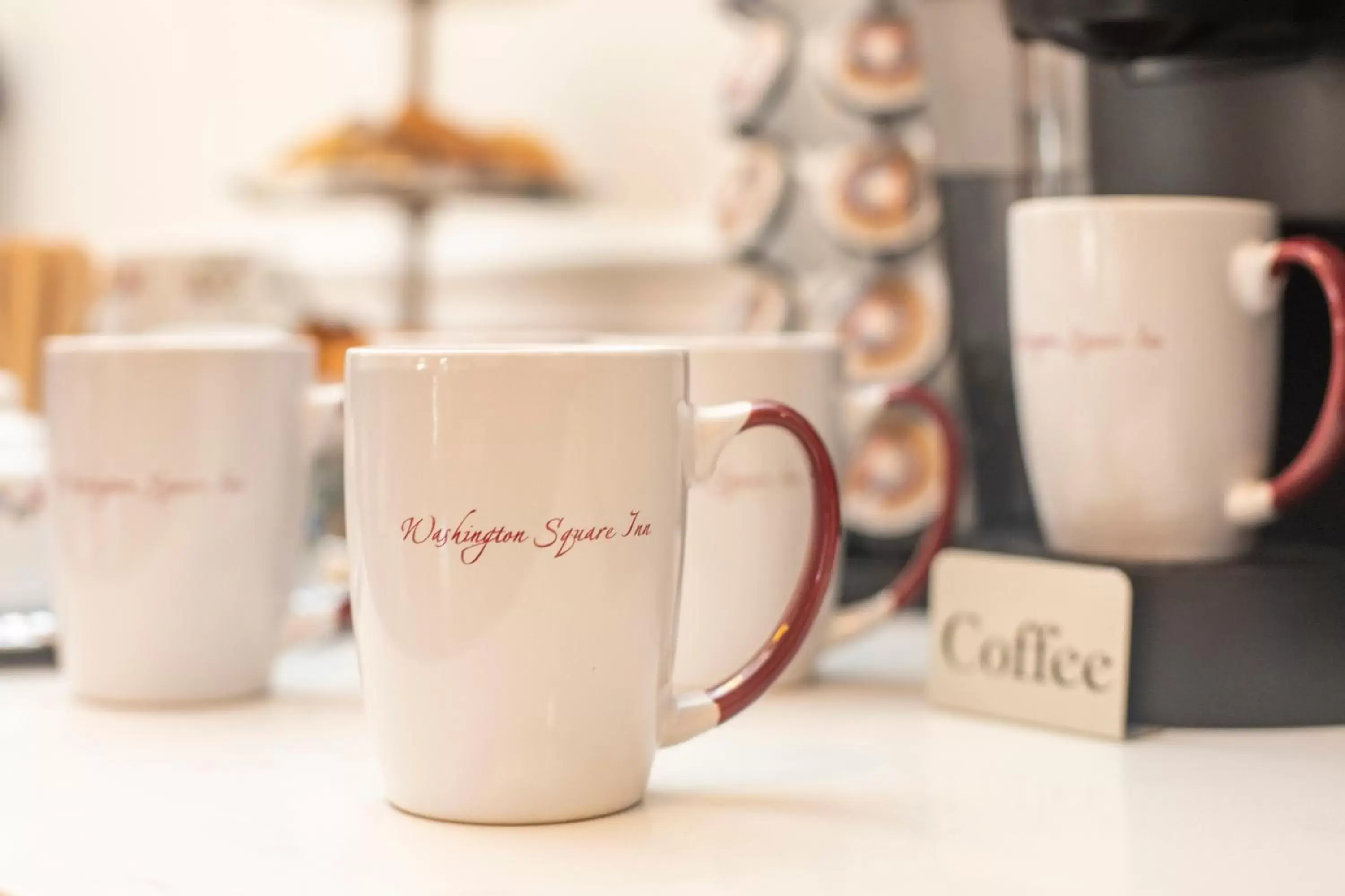 Food and drinks in Washington Square Inn Food and drinks in Washington Square Inn