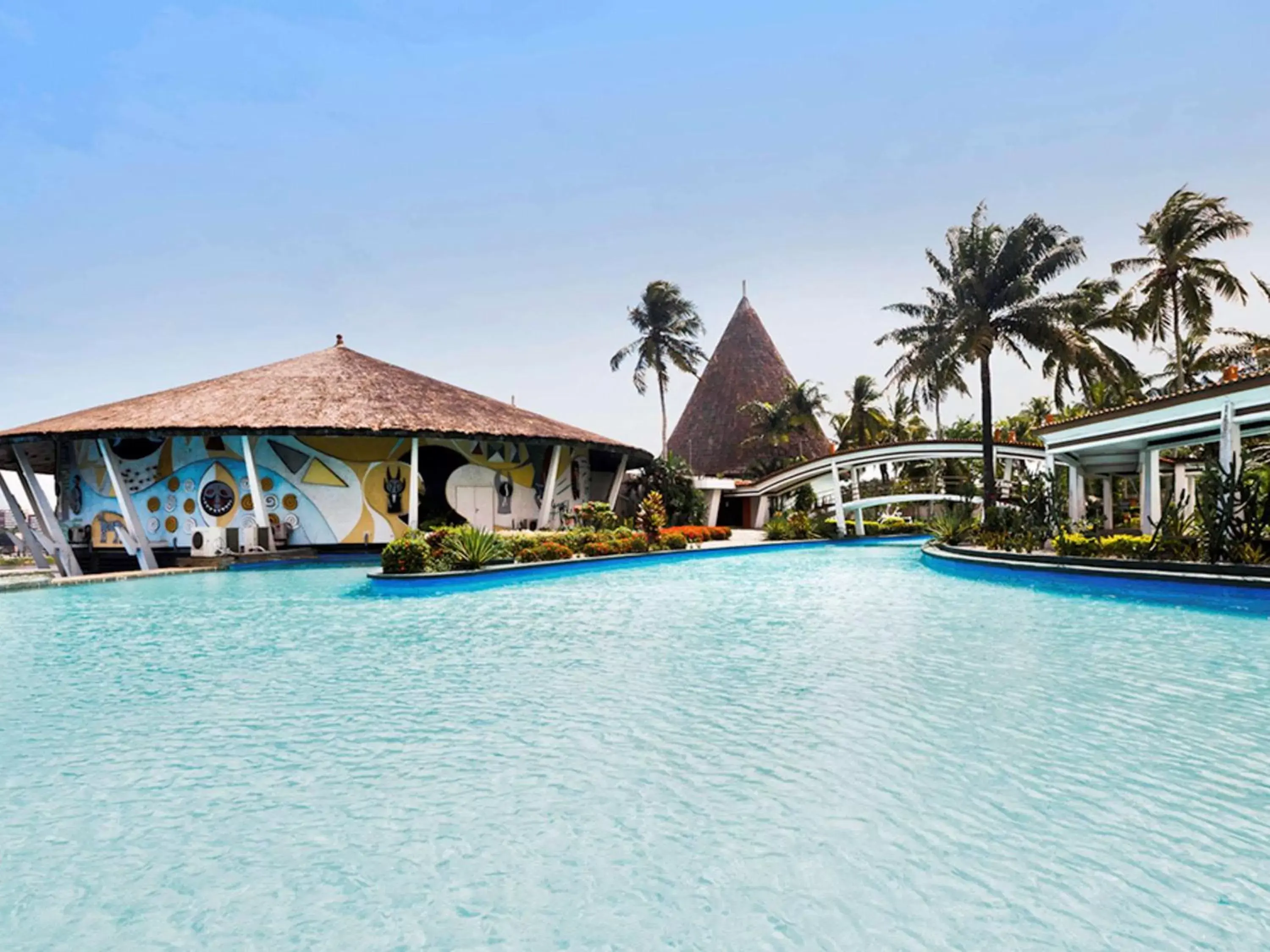 Lounge or bar, Swimming Pool in Sofitel Abidjan Hotel Ivoire