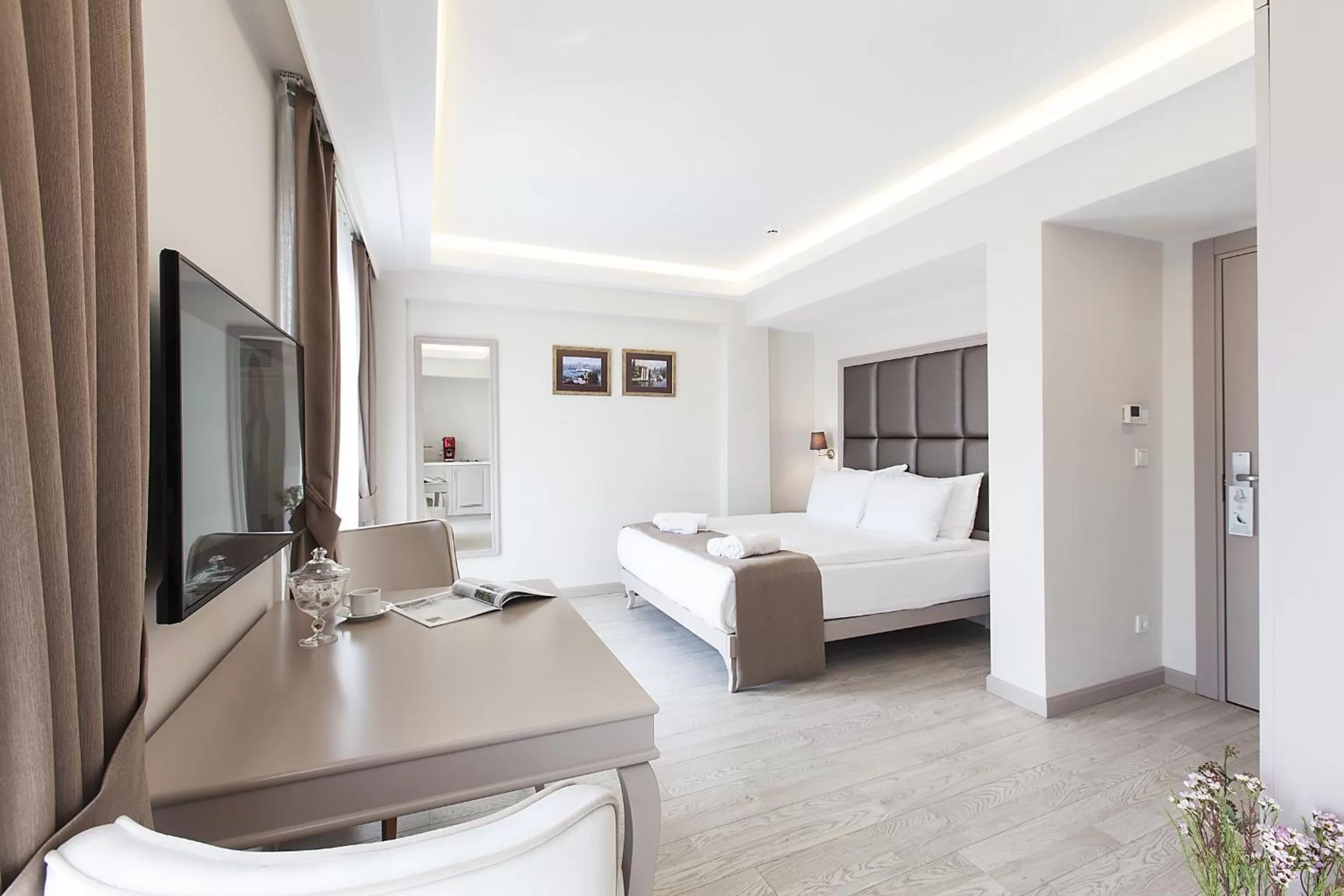 Photo of the whole room, Bed in Perla Galata Hotel