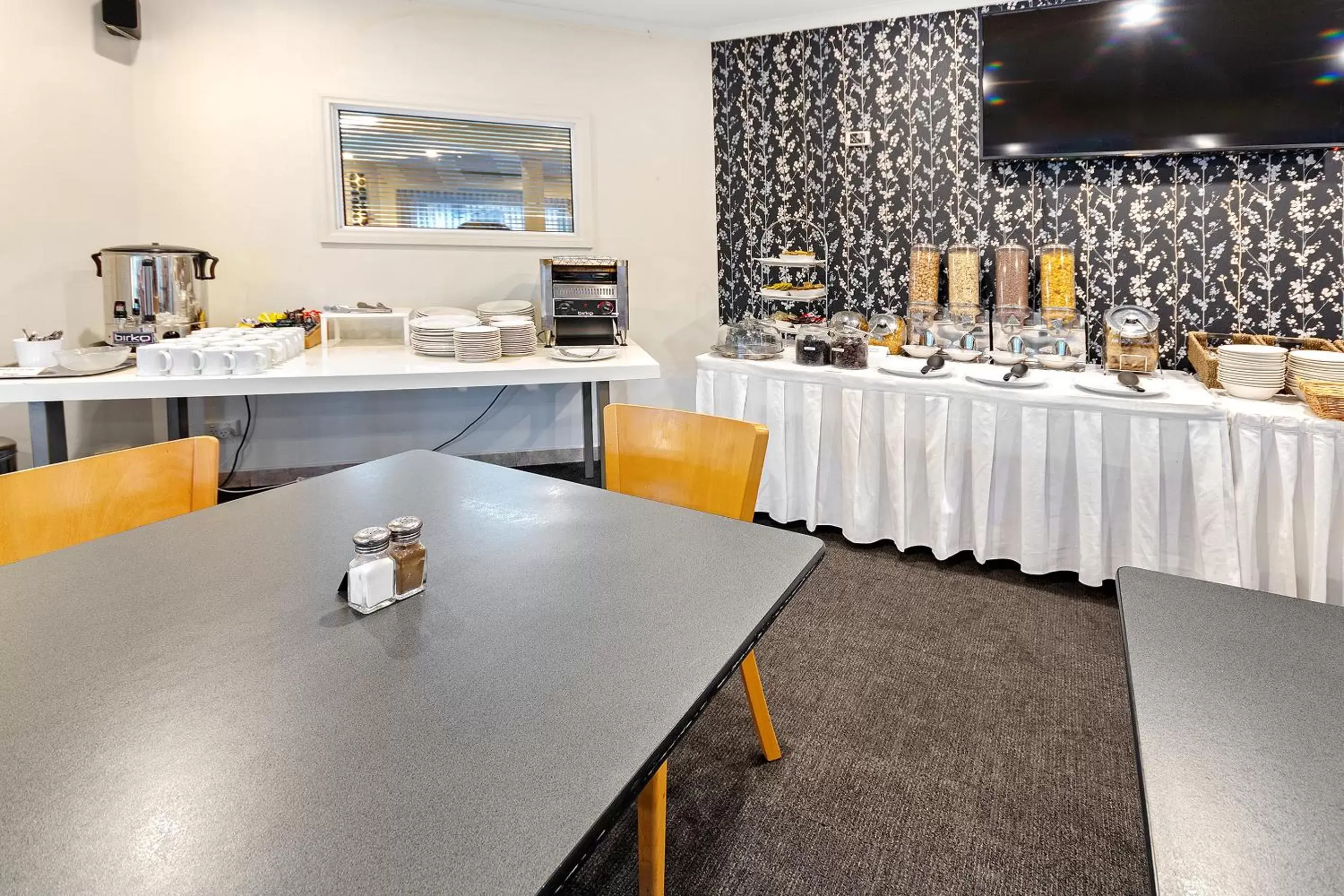 Breakfast in Quality Resort Sorrento Beach Breakfast in Quality Resort Sorrento Beach