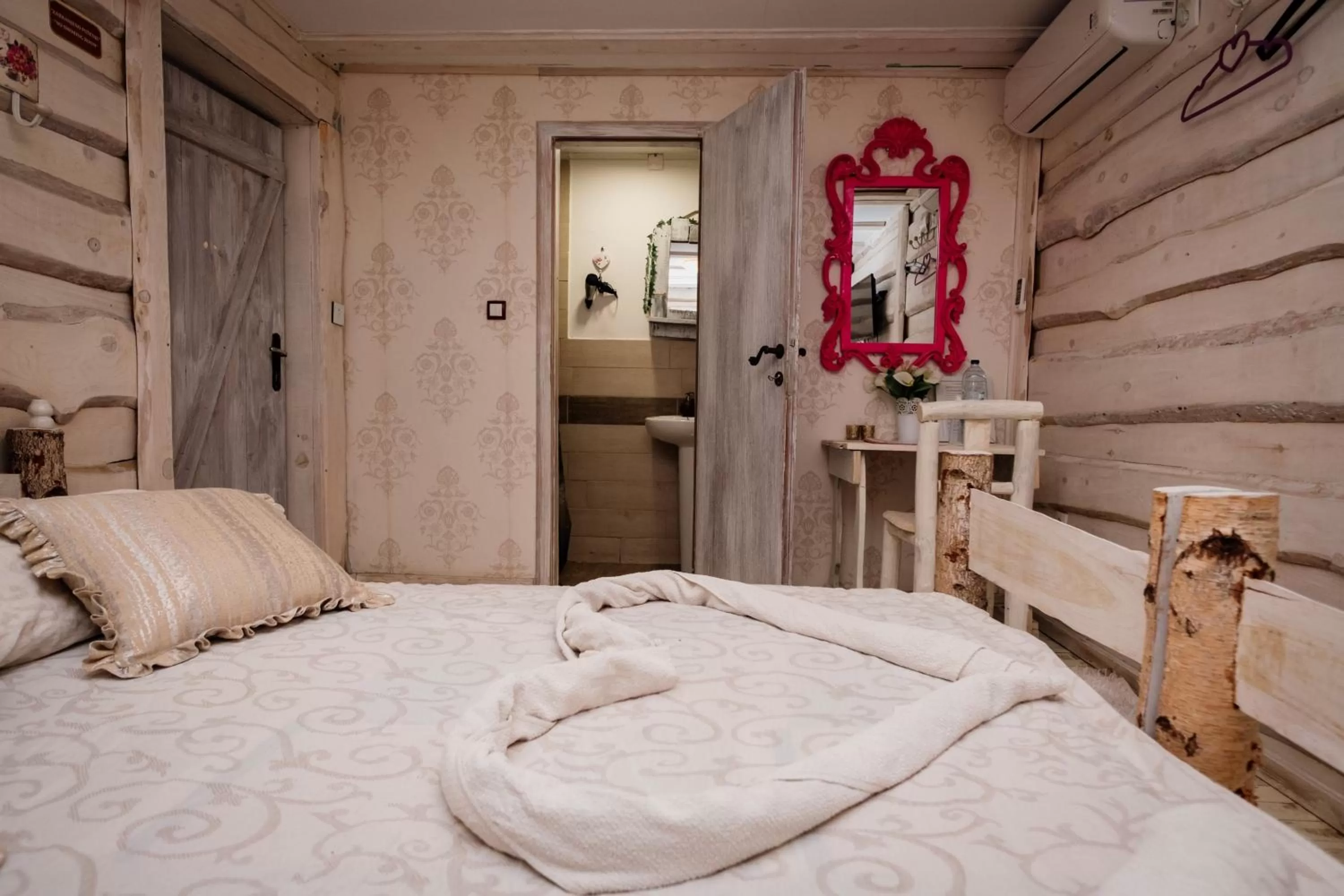 Photo of the whole room in Kraljevsko selo Kotromanićevo