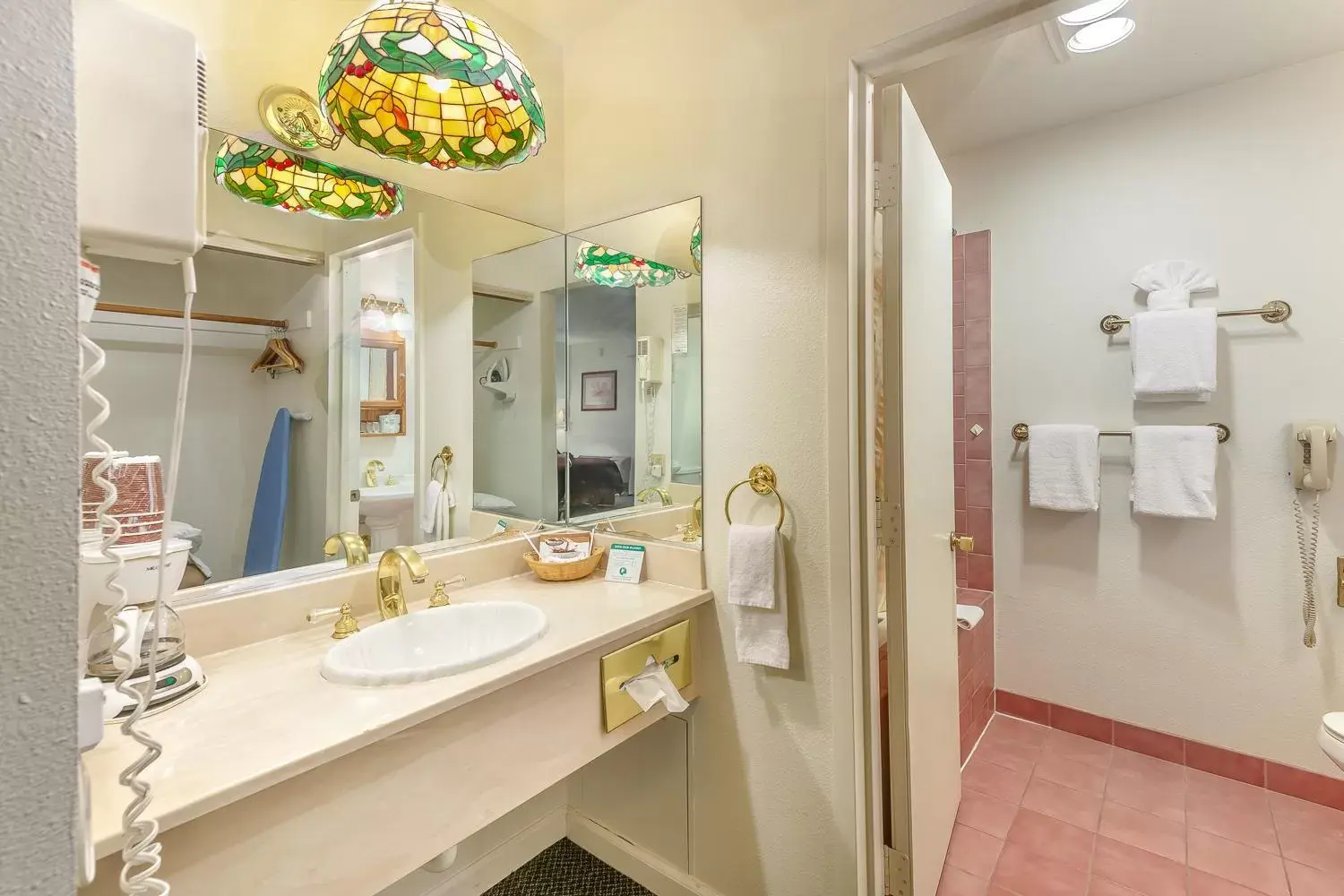 Bathroom in Miners Inn