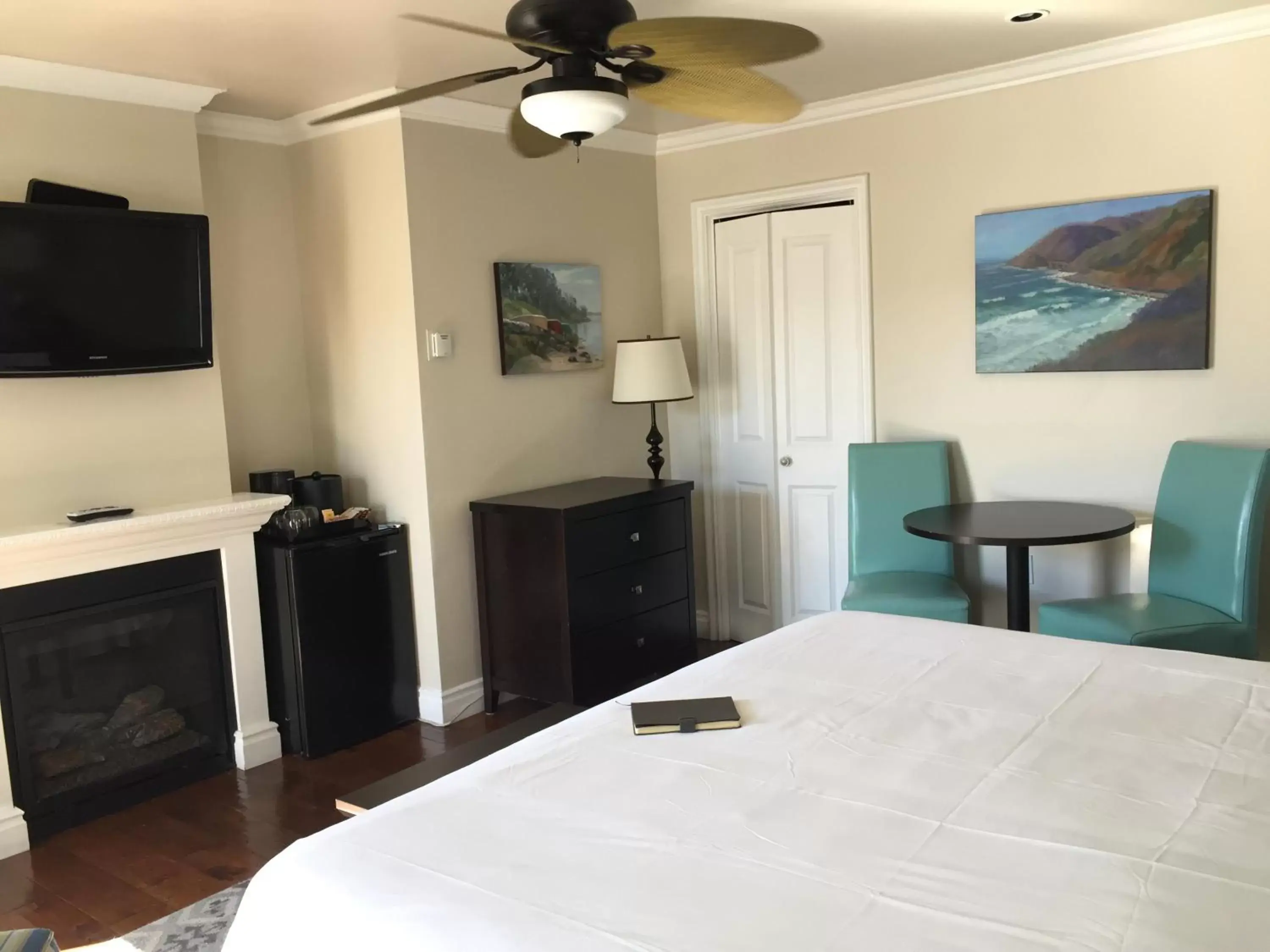 Bedroom in Beach Bungalow Inn and Suites