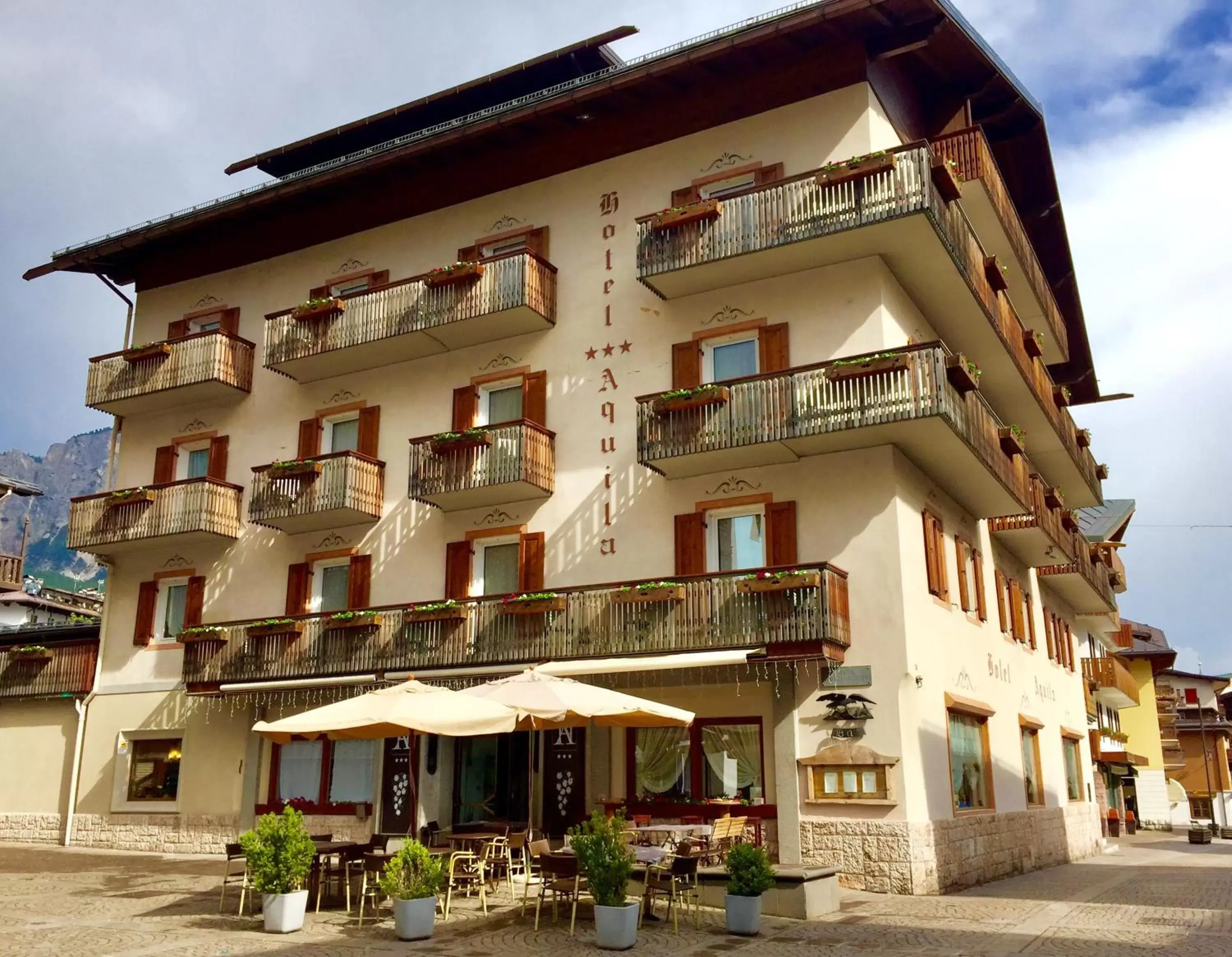 Facade/entrance, Property Building in Hotel Aquila