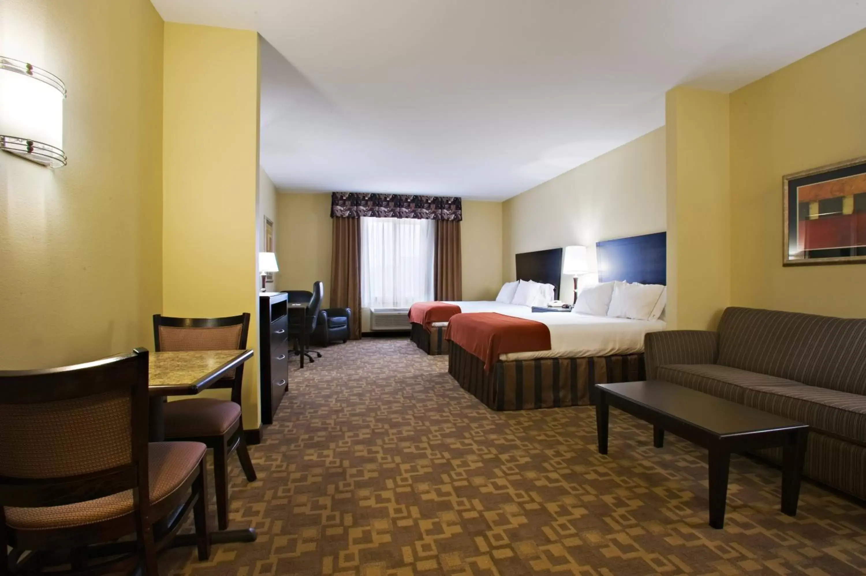 Photo of the whole room in Holiday Inn Express and Suites Snyder, an IHG Hotel