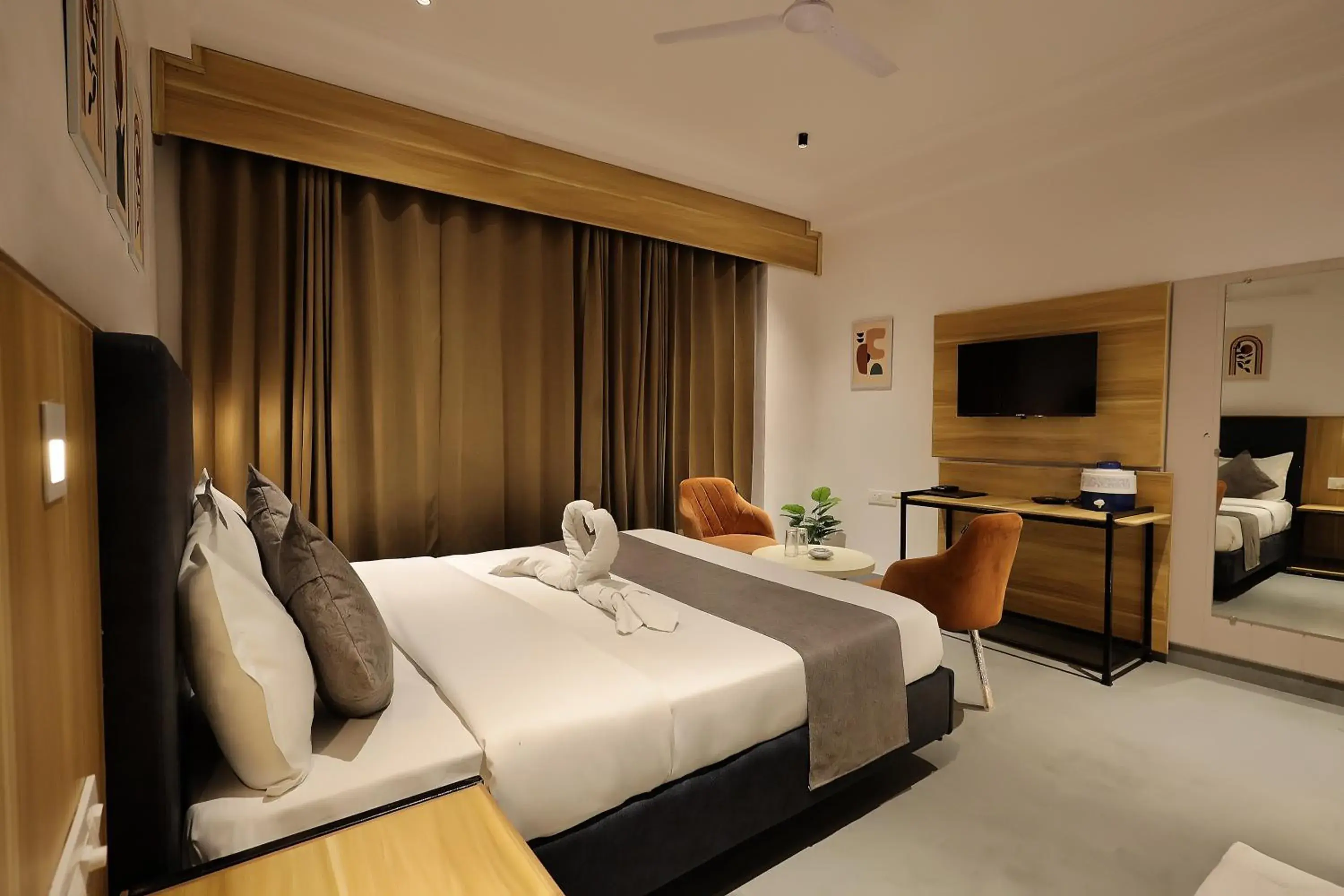 TV and multimedia in Hotel Sparkle Inn Udaipur