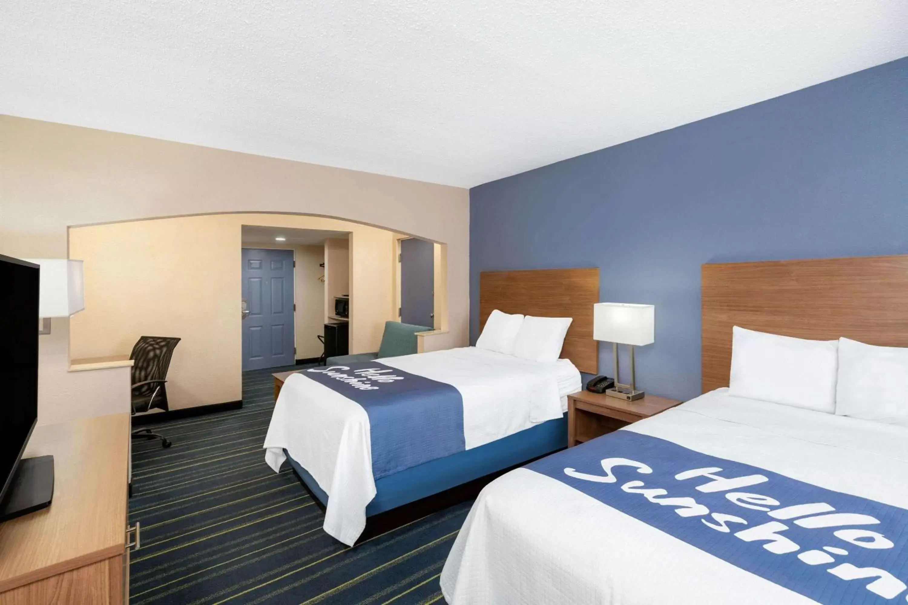Photo of the whole room, Bed in Days Inn by Wyndham Panama City