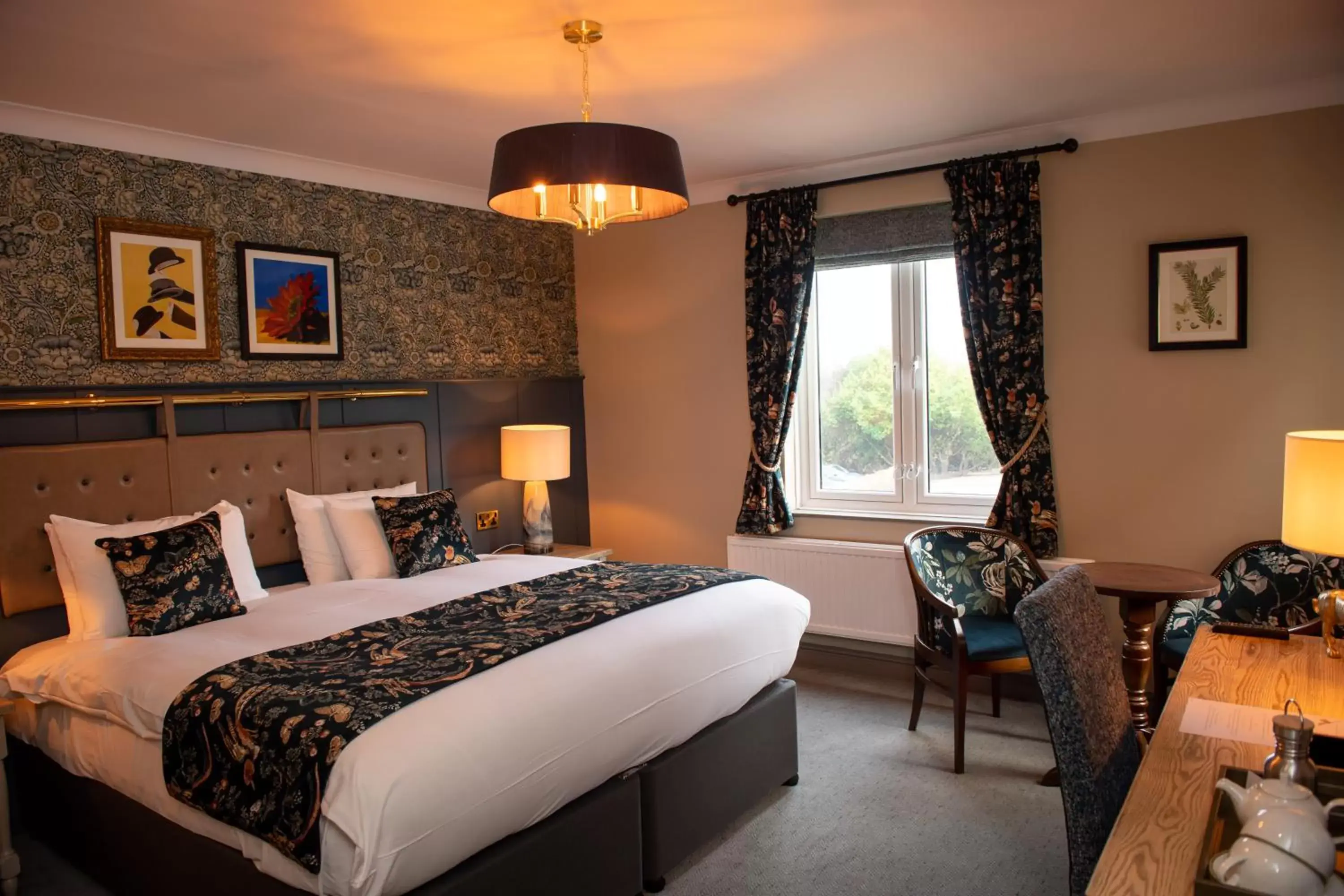 Bedroom, Bed in The Red Lion Inn by Chef & Brewer Collection
