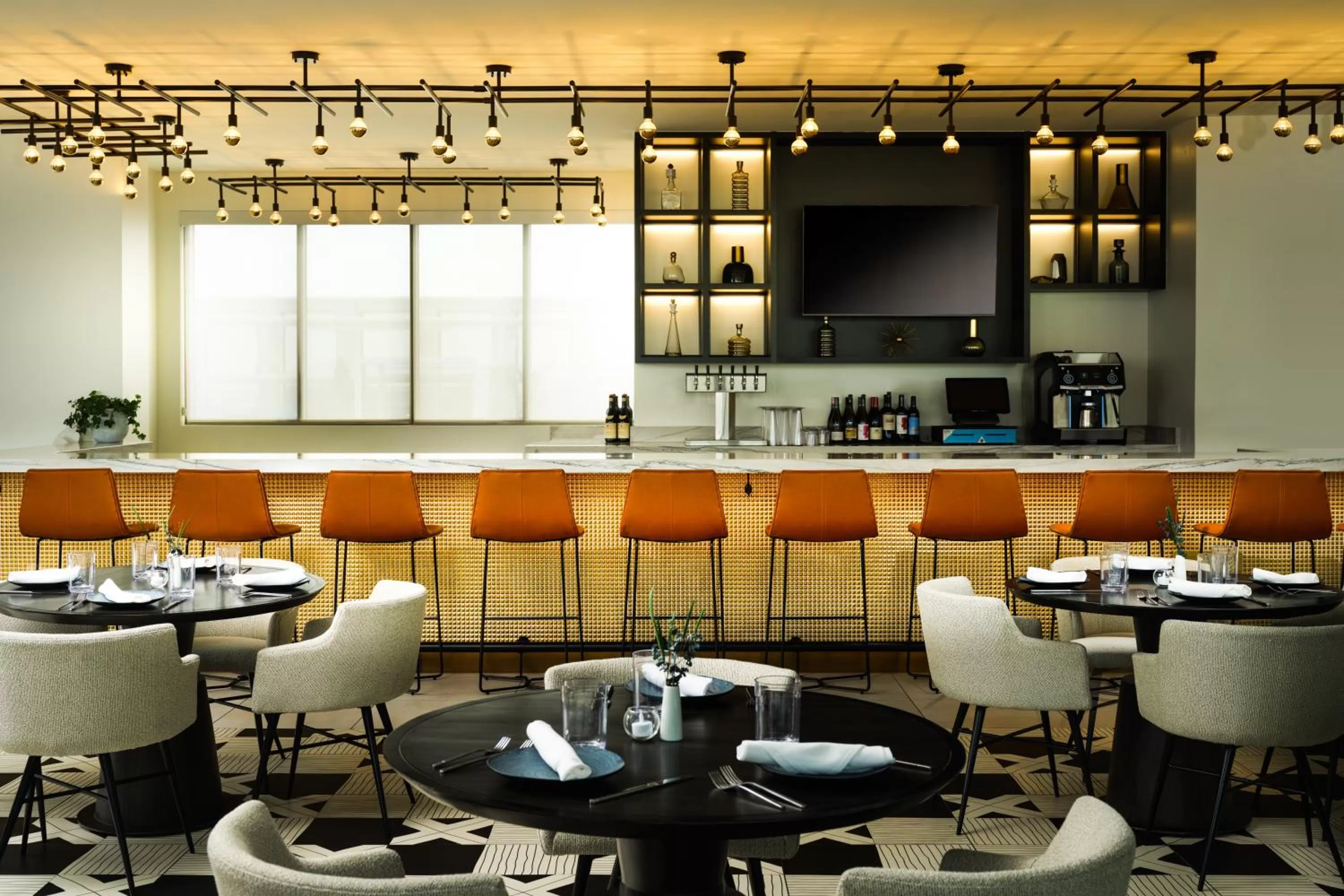 Restaurant/places to eat in Hyatt Place LAX/Century BLVD