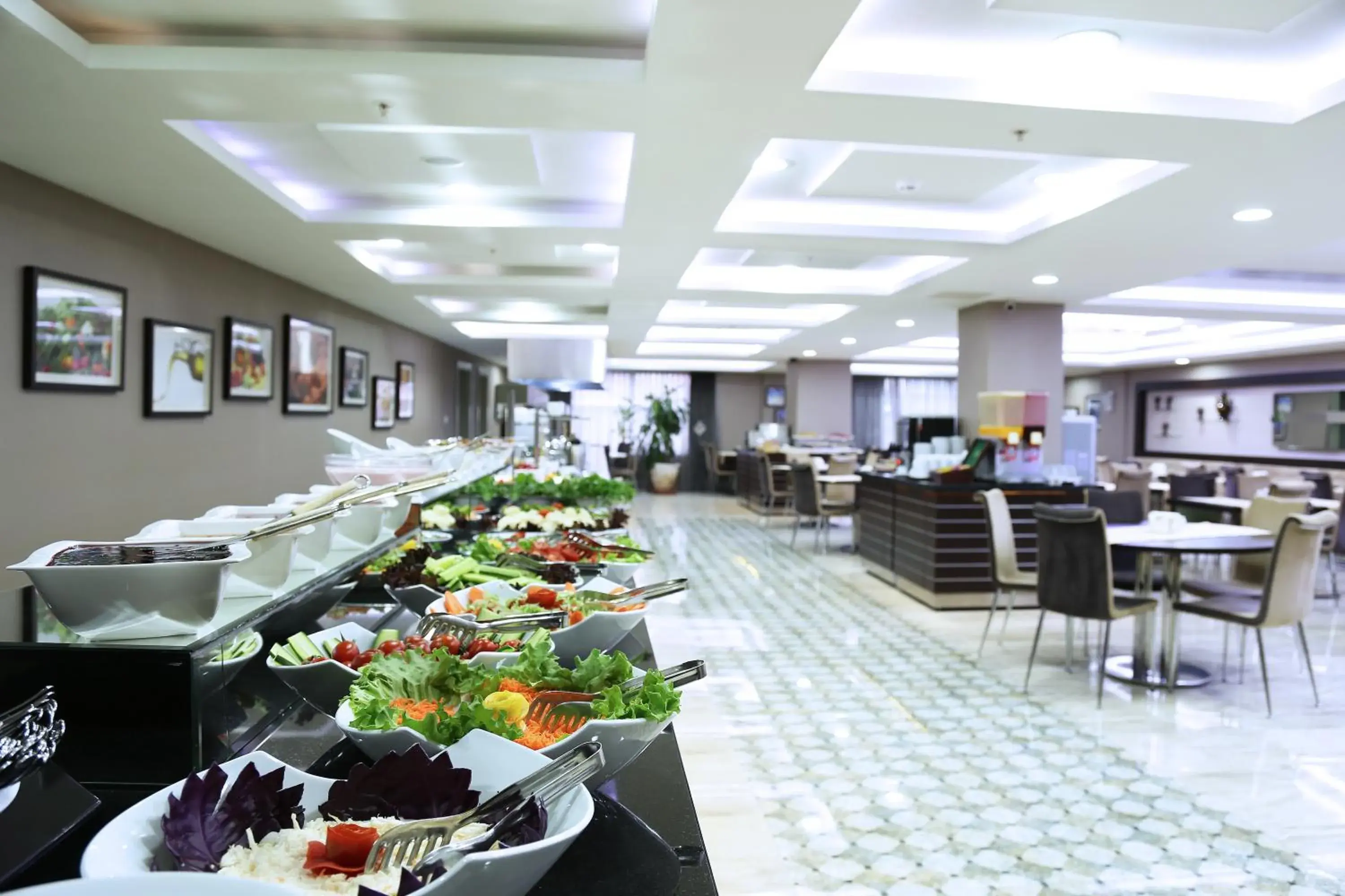Restaurant/Places to Eat in Benler Hotel