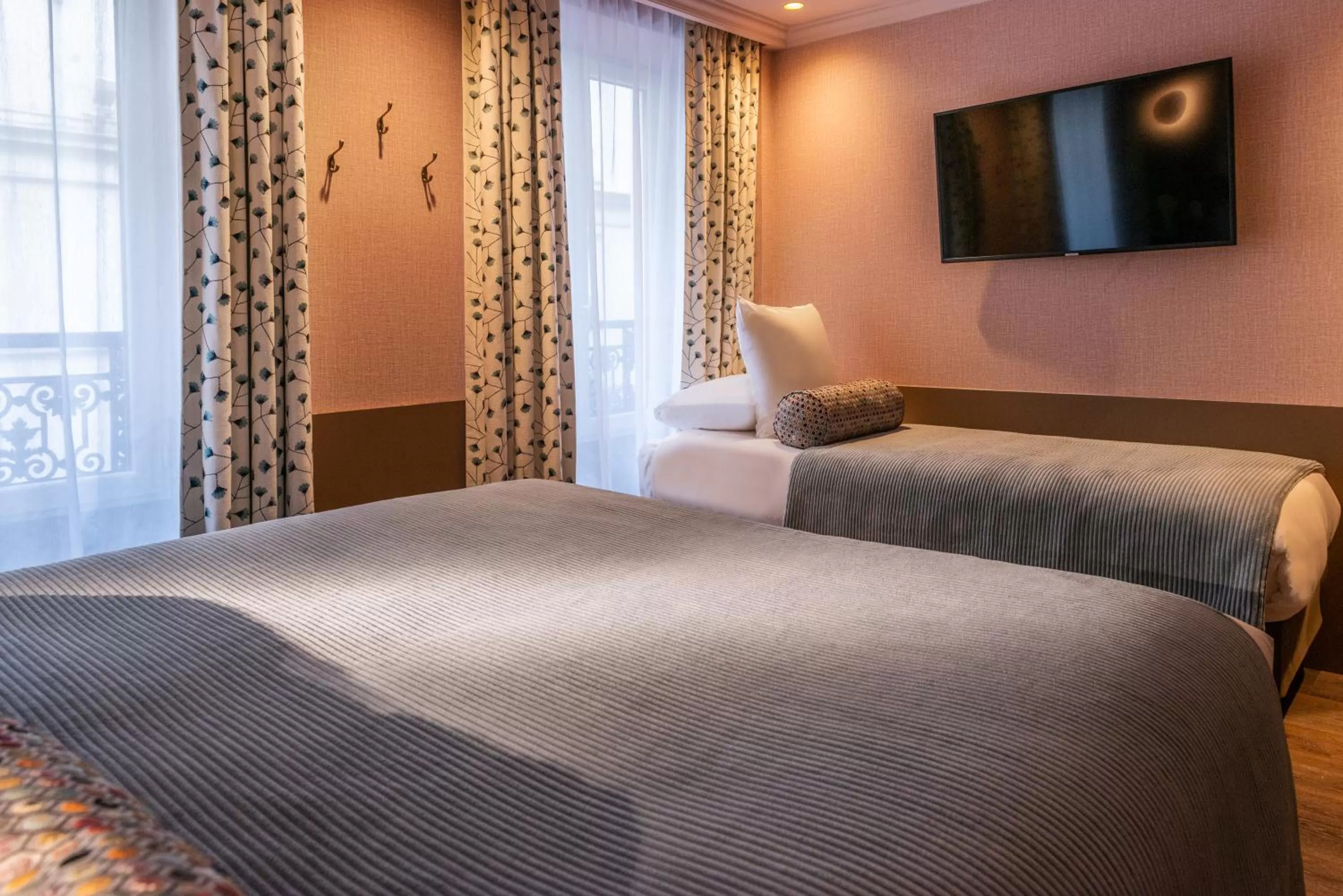 Bed in Maison Axel Opéra Paris