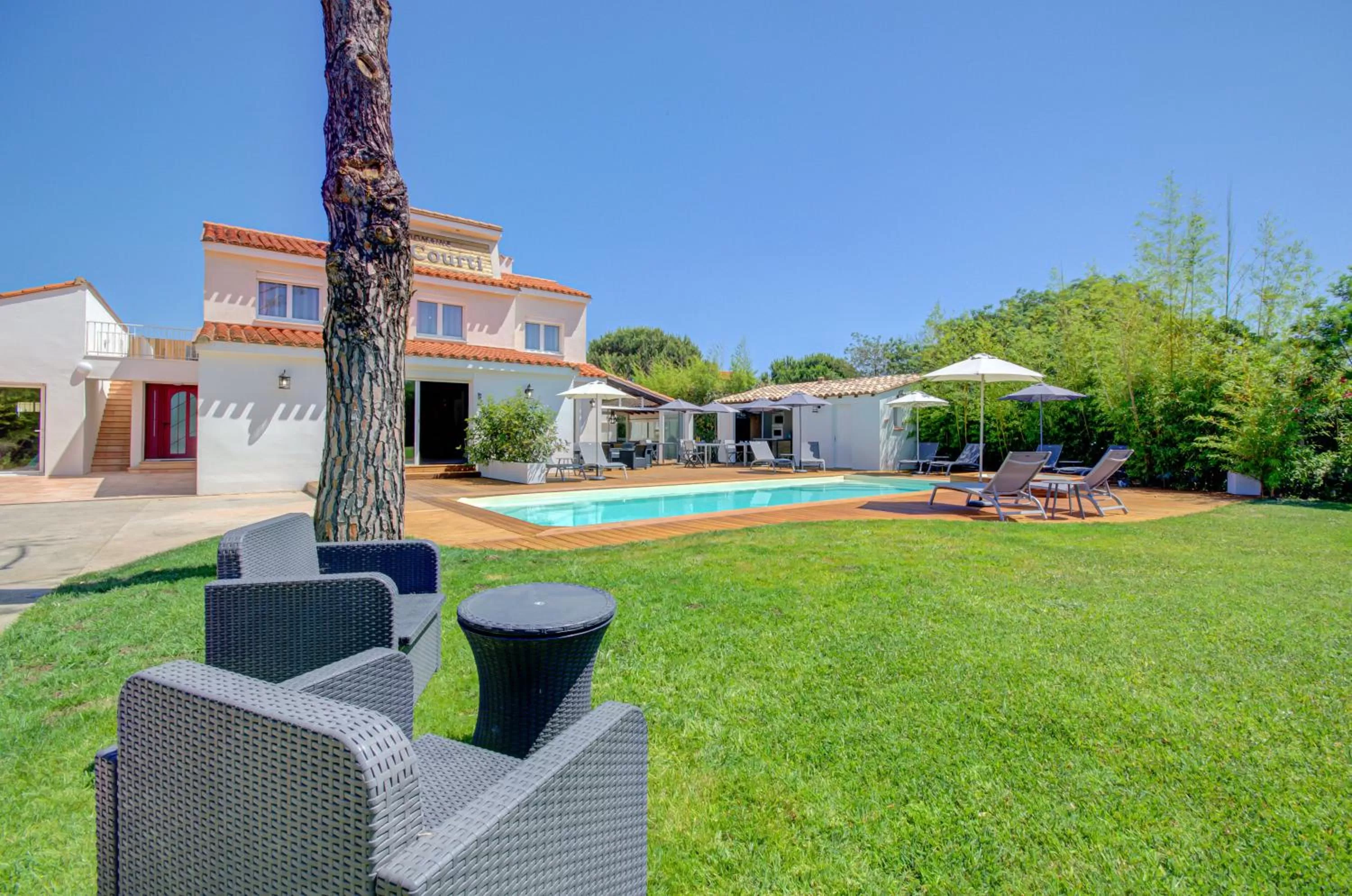 Garden in Domaine Le Courti - Adult only