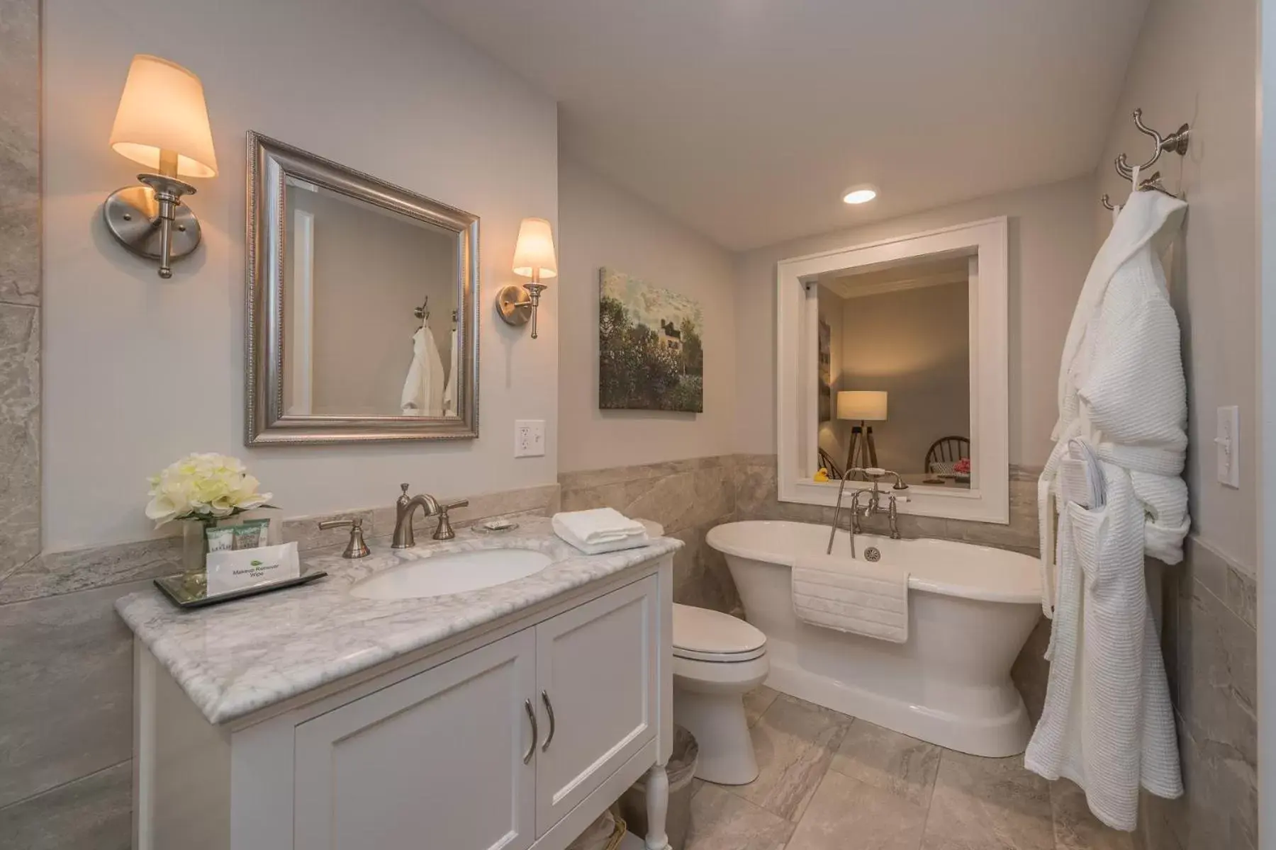 Bathroom in Harbor House Inn