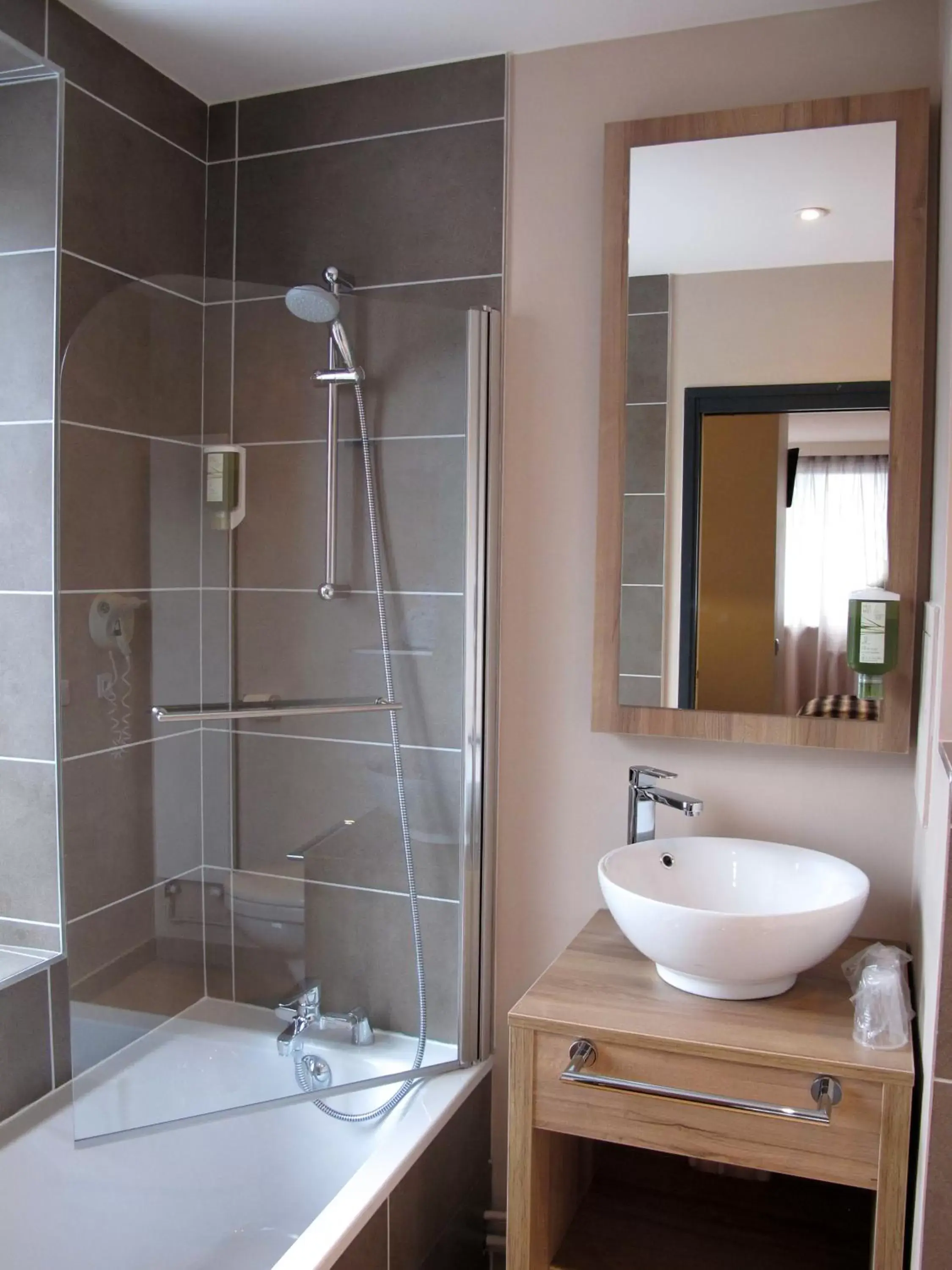 Bathroom in Hôtel Vallée Blanche