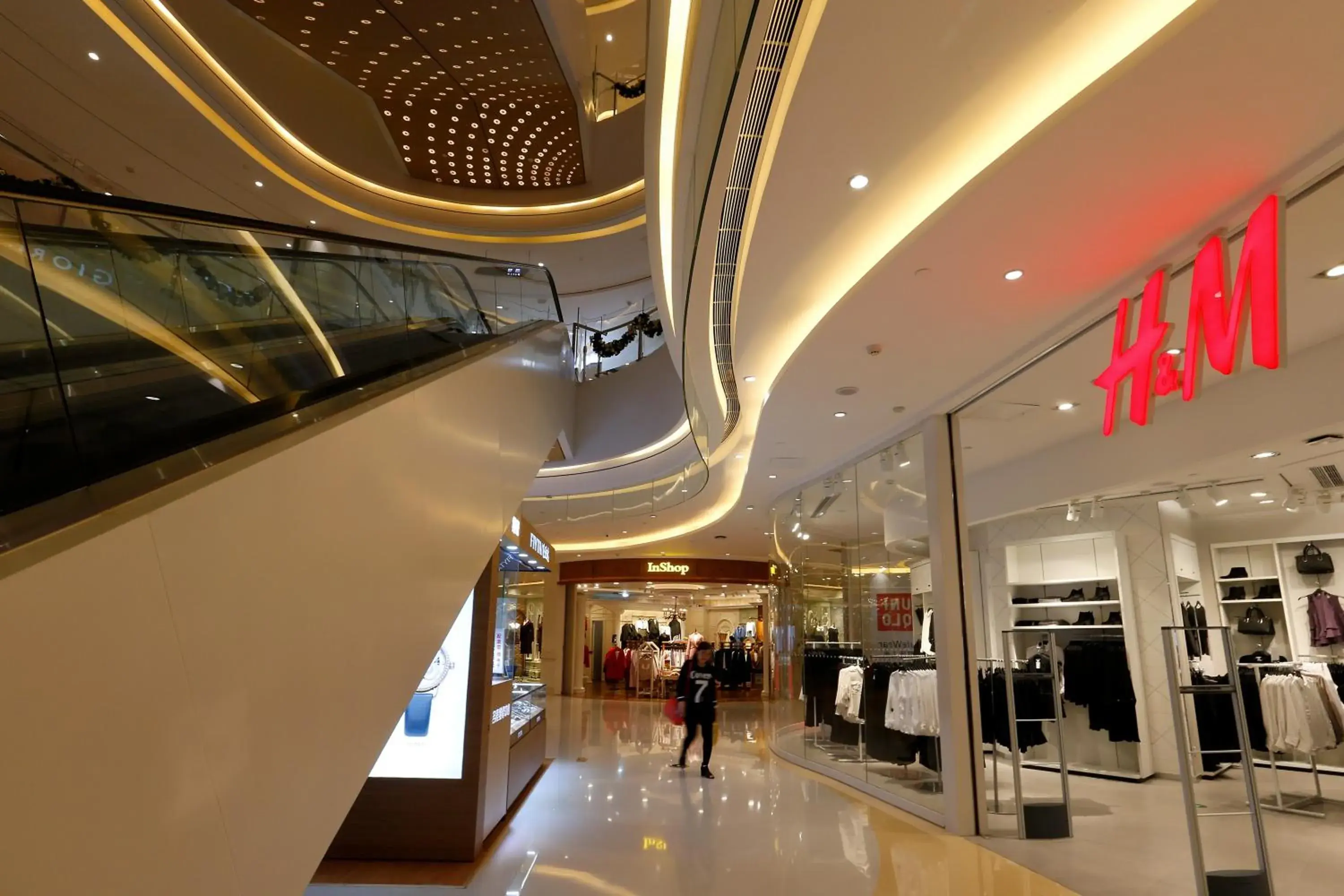 On-site shops, Fitness Center/Facilities in Pengman Beijing Rd. A-mall Apartment
