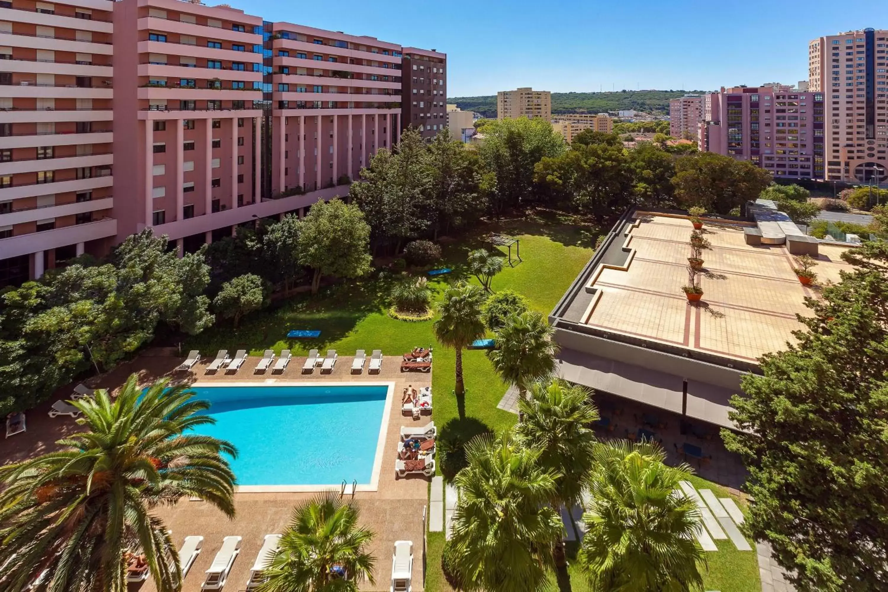Swimming pool, Pool View in Lisbon Marriott Hotel