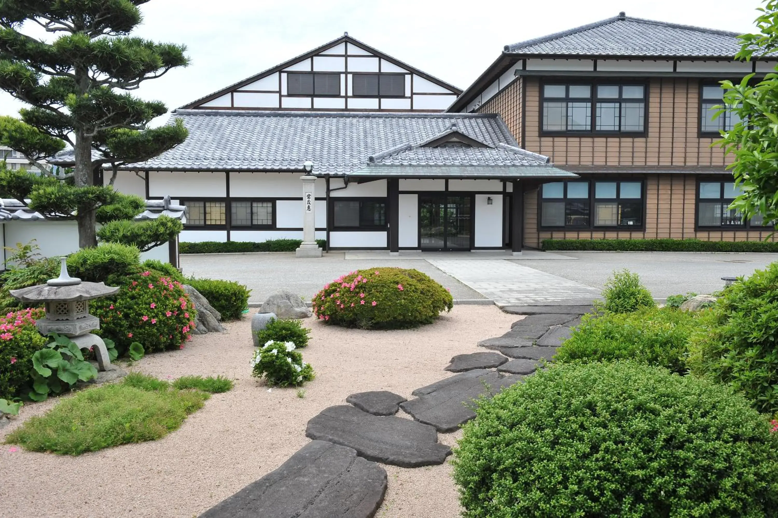 Facade/entrance, Property Building in Haginoyado Tomoe Ryokan