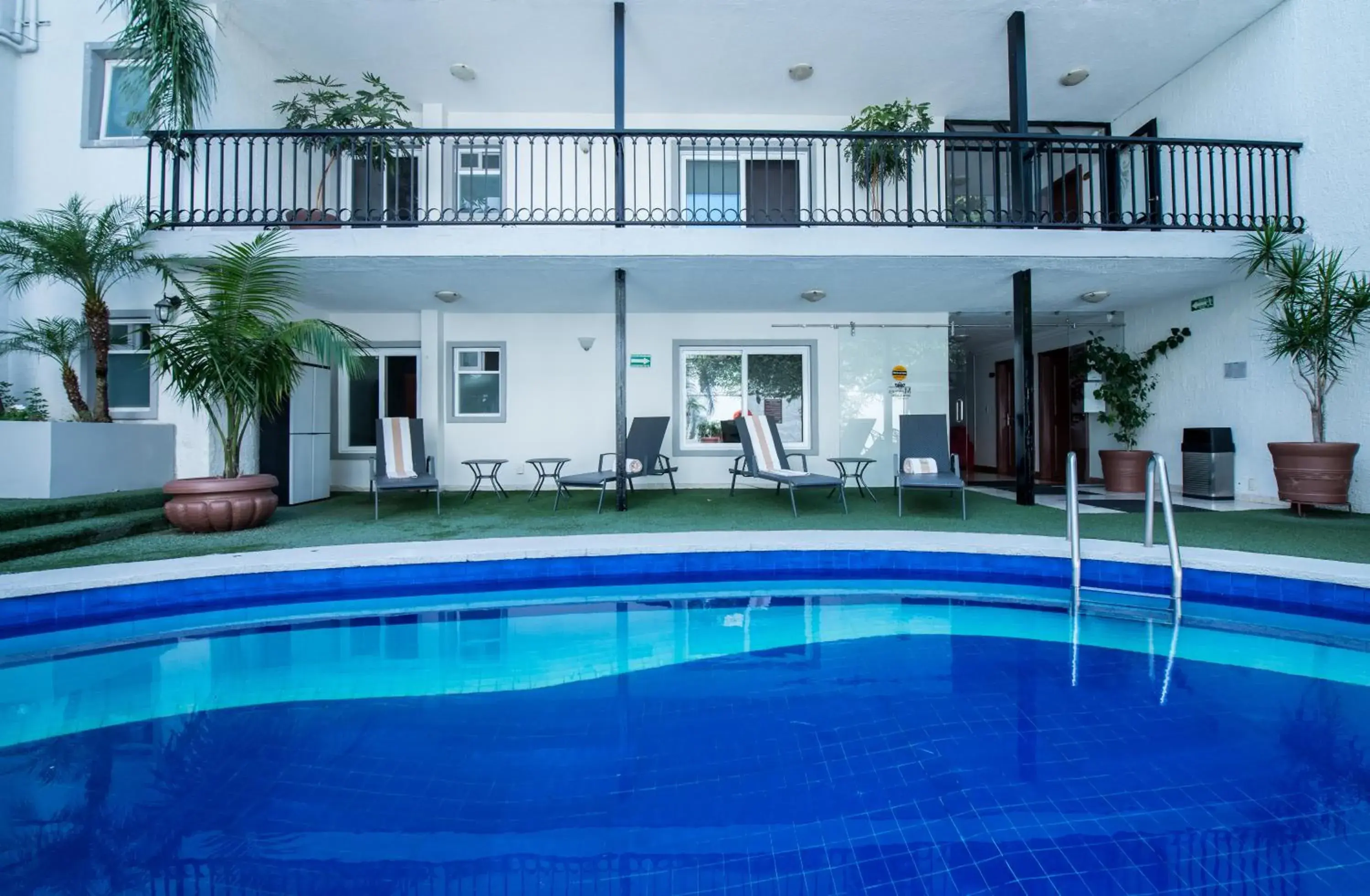 Swimming Pool in Del Marques Hotel and Suites