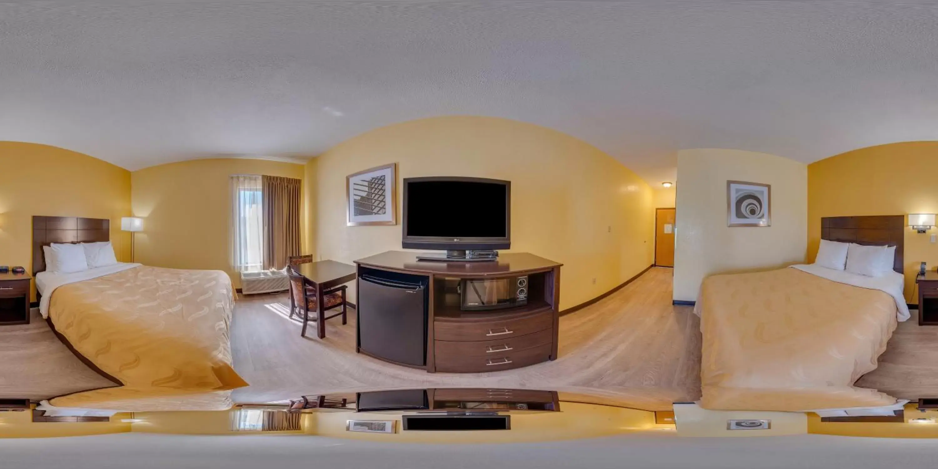 TV and multimedia, TV/Entertainment Center in Quality Inn Jefferson at I-85