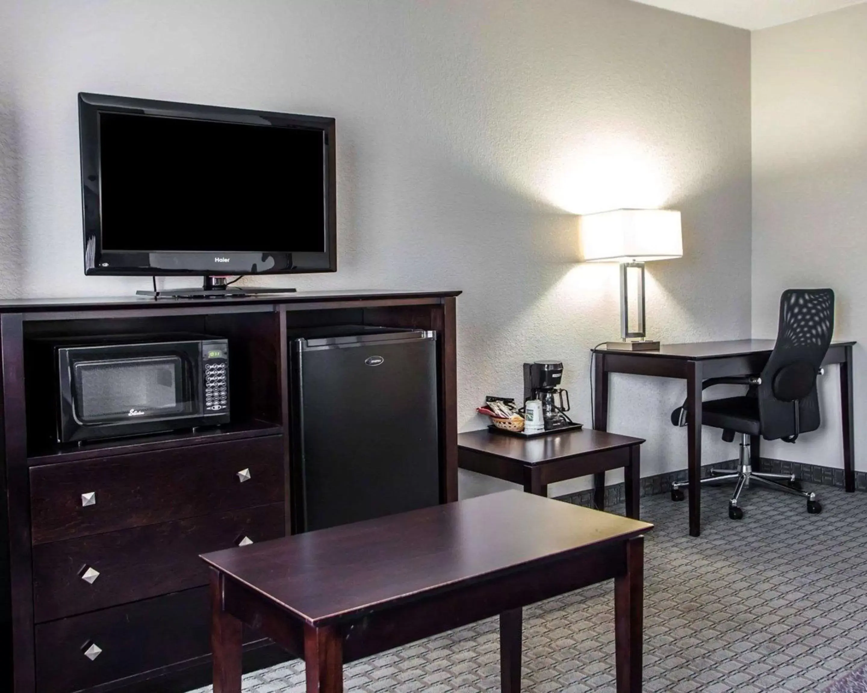 Photo of the whole room, TV/Entertainment Center in Quality Inn & Suites Ankeny-Des Moines