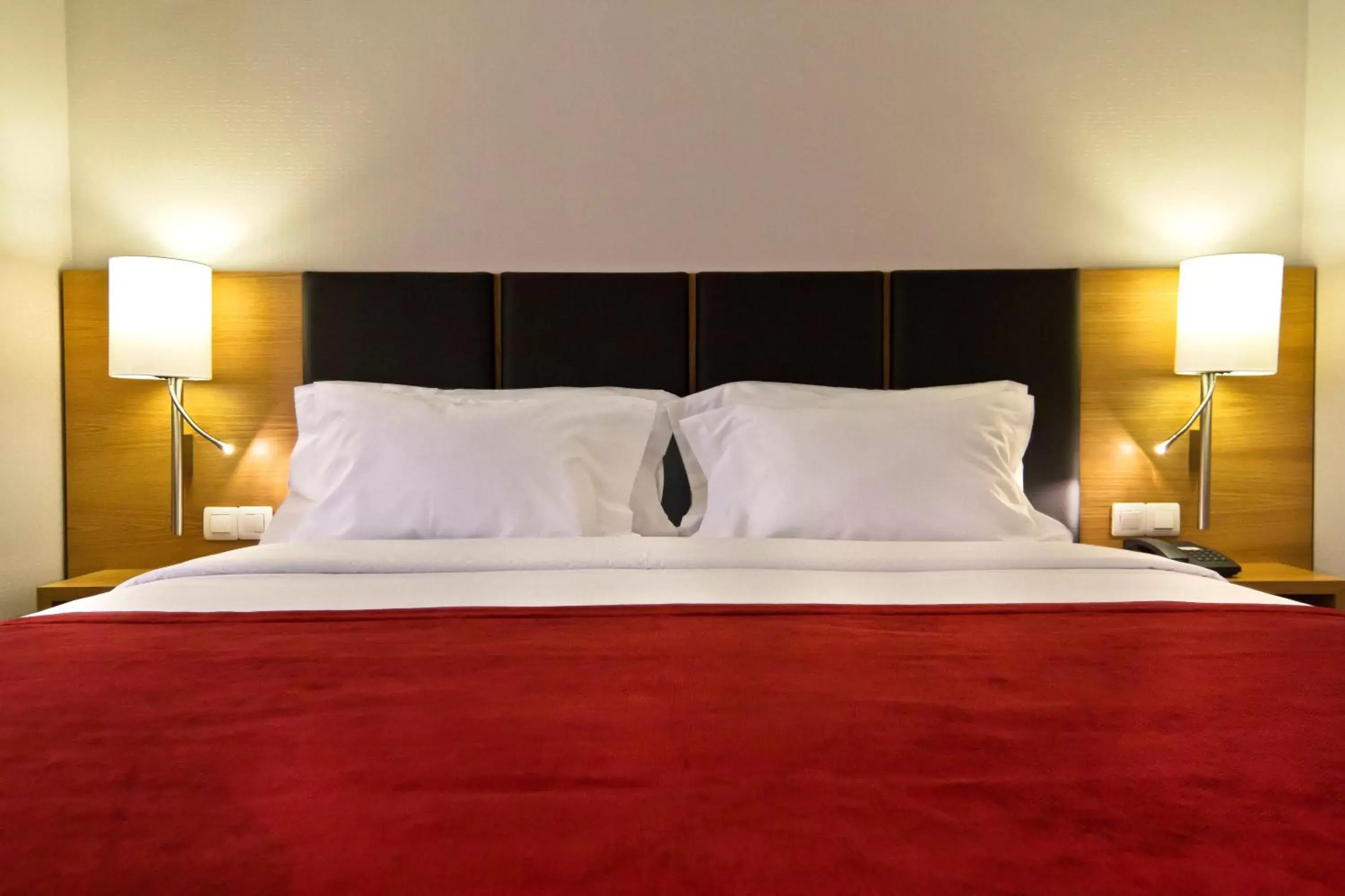 Bed in SANA Reno Hotel