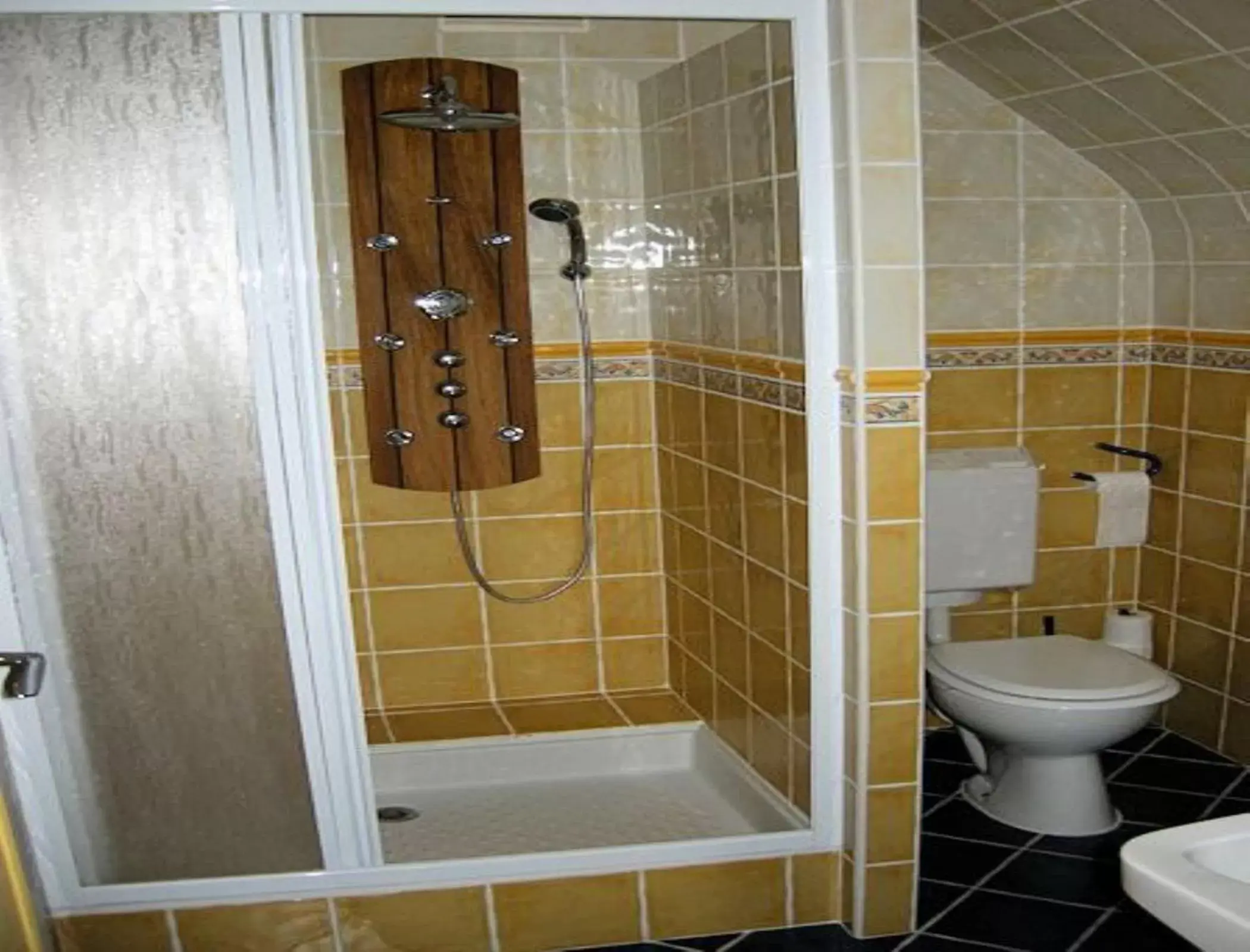 Bathroom in Chambres d'hôtes de Pont C'Hoat