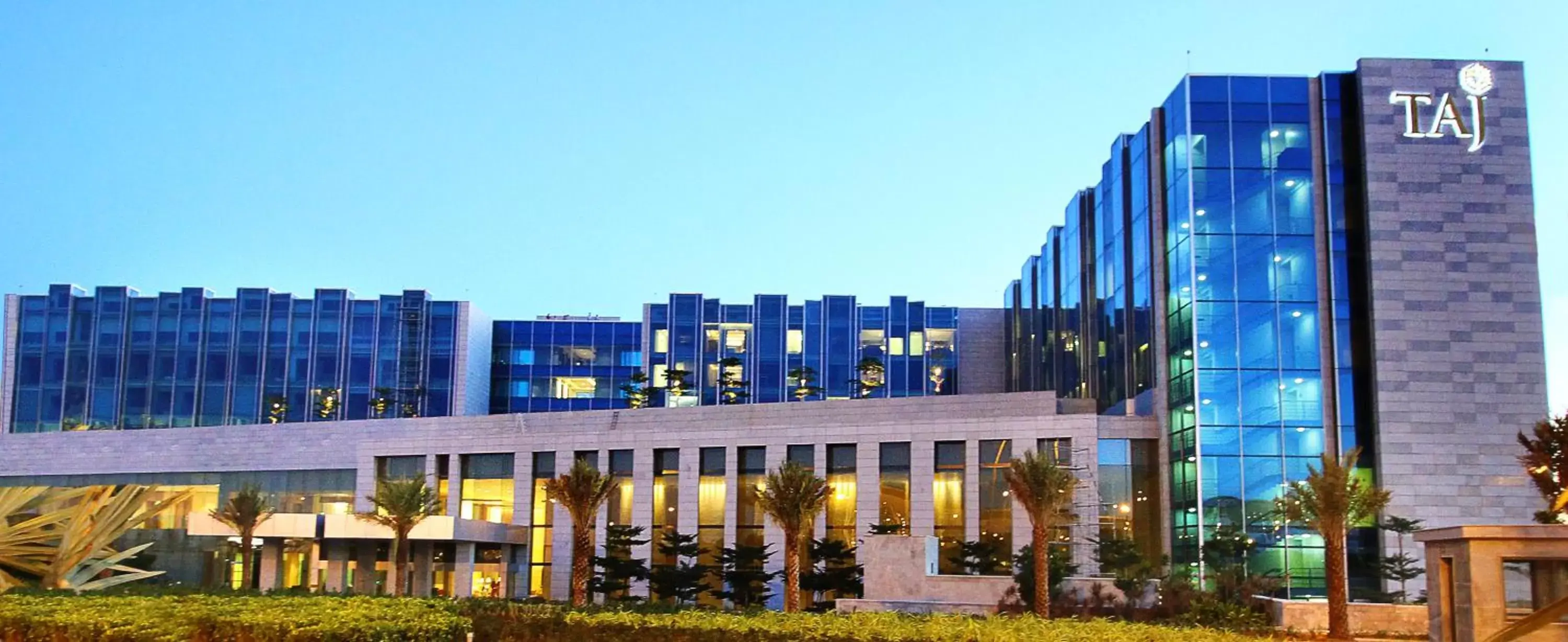 Property building in Taj Bangalore Property building in Taj Bangalore