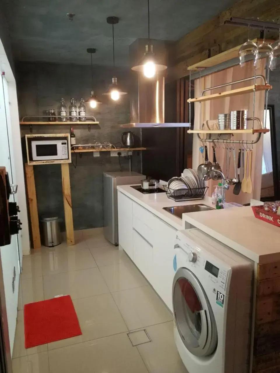 Kitchen or kitchenette, Kitchen/Kitchenette in De Houz @ Setia Alam Trefoil Homestay