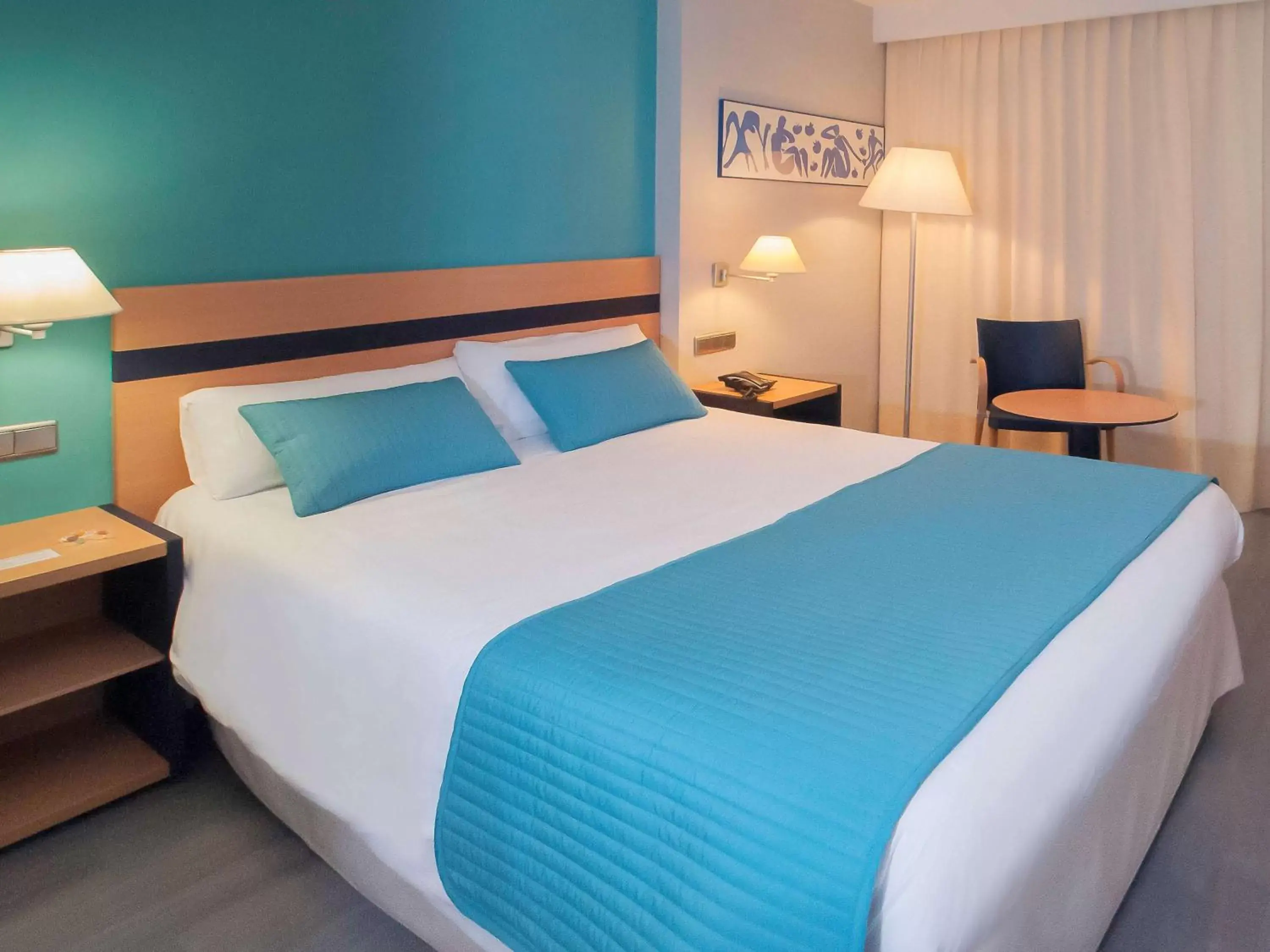 Photo of the whole room, Bed in Ibis Styles Zaragoza Ramiro I