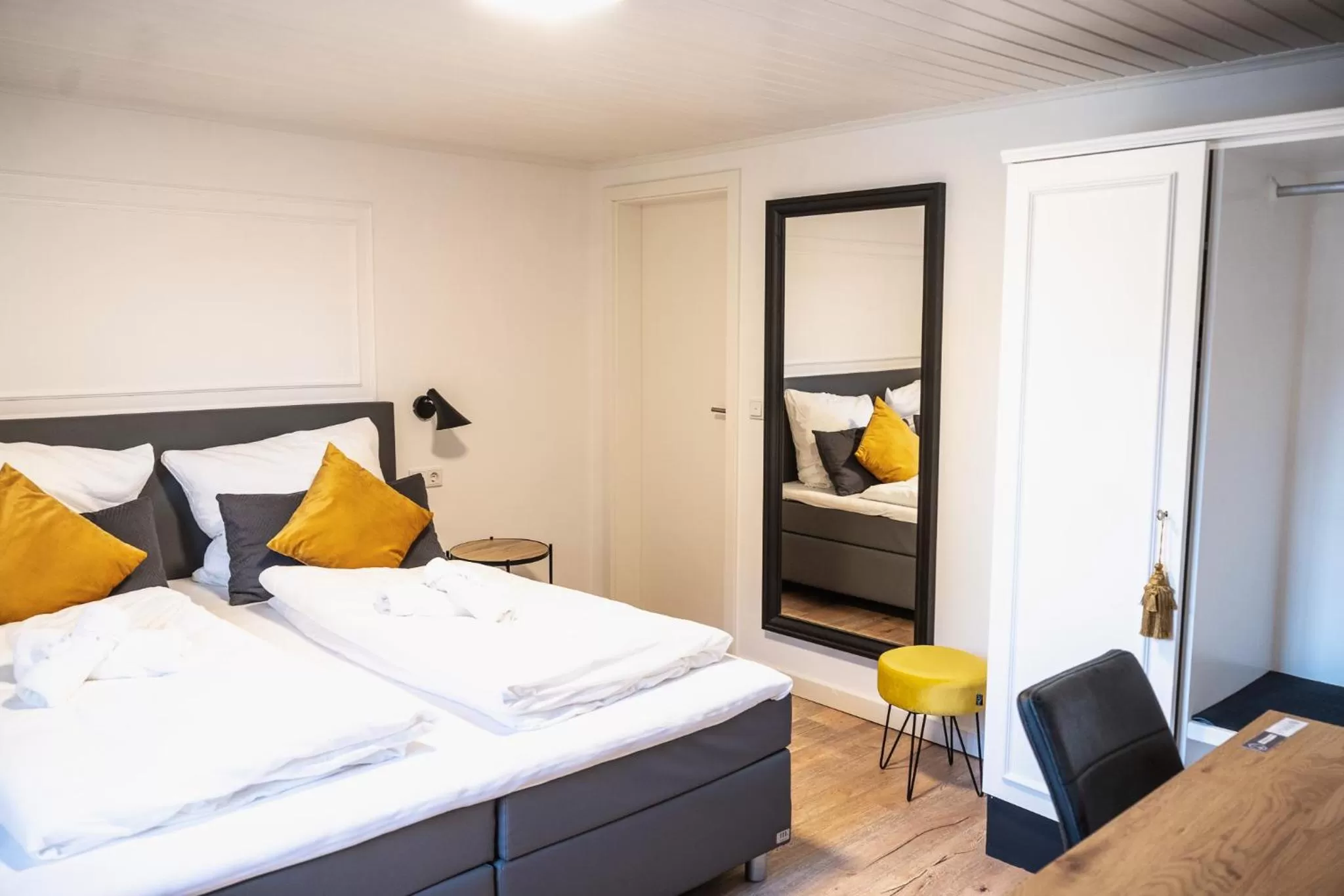 Bedroom, Bed in Hotel Kavala