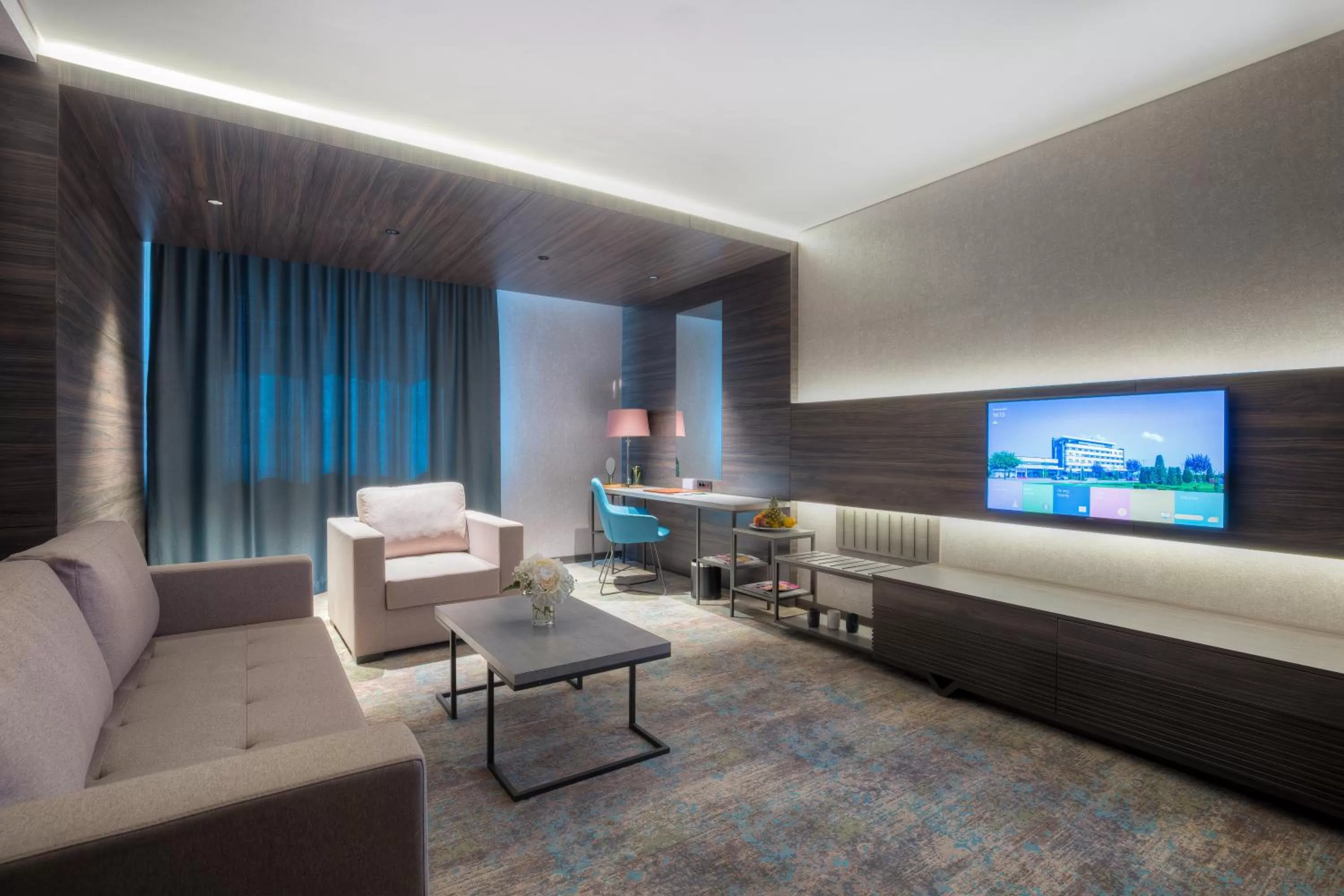 Living room in Emerald Hotel