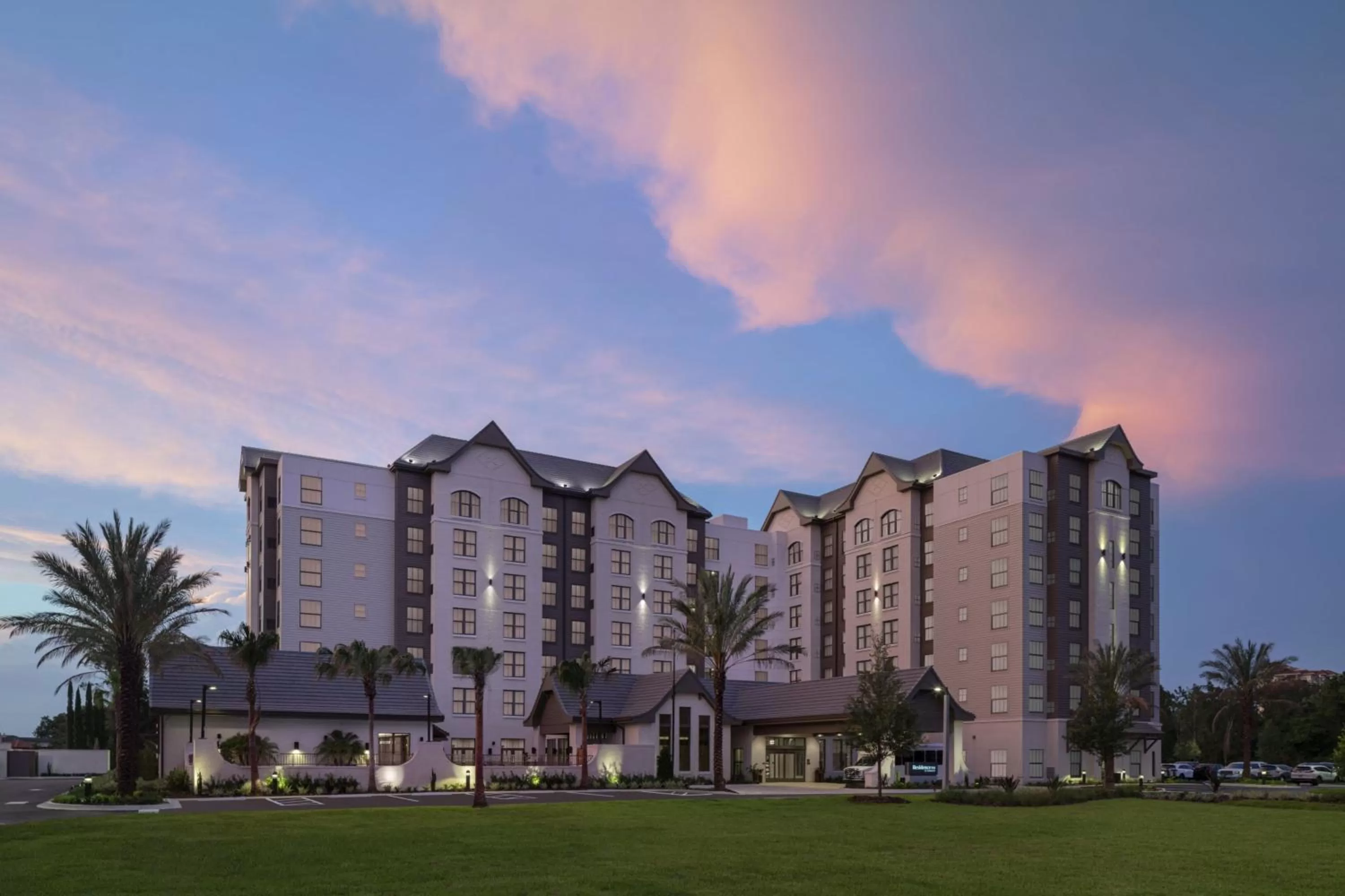 Property building in Residence Inn By Marriott Jacksonville-Mayo Clinic Area