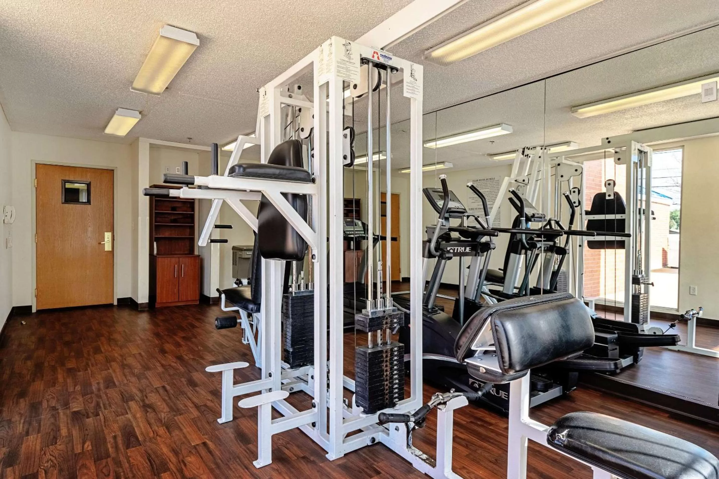 Fitness centre/facilities in Quality Suites San Antonio Northeast
