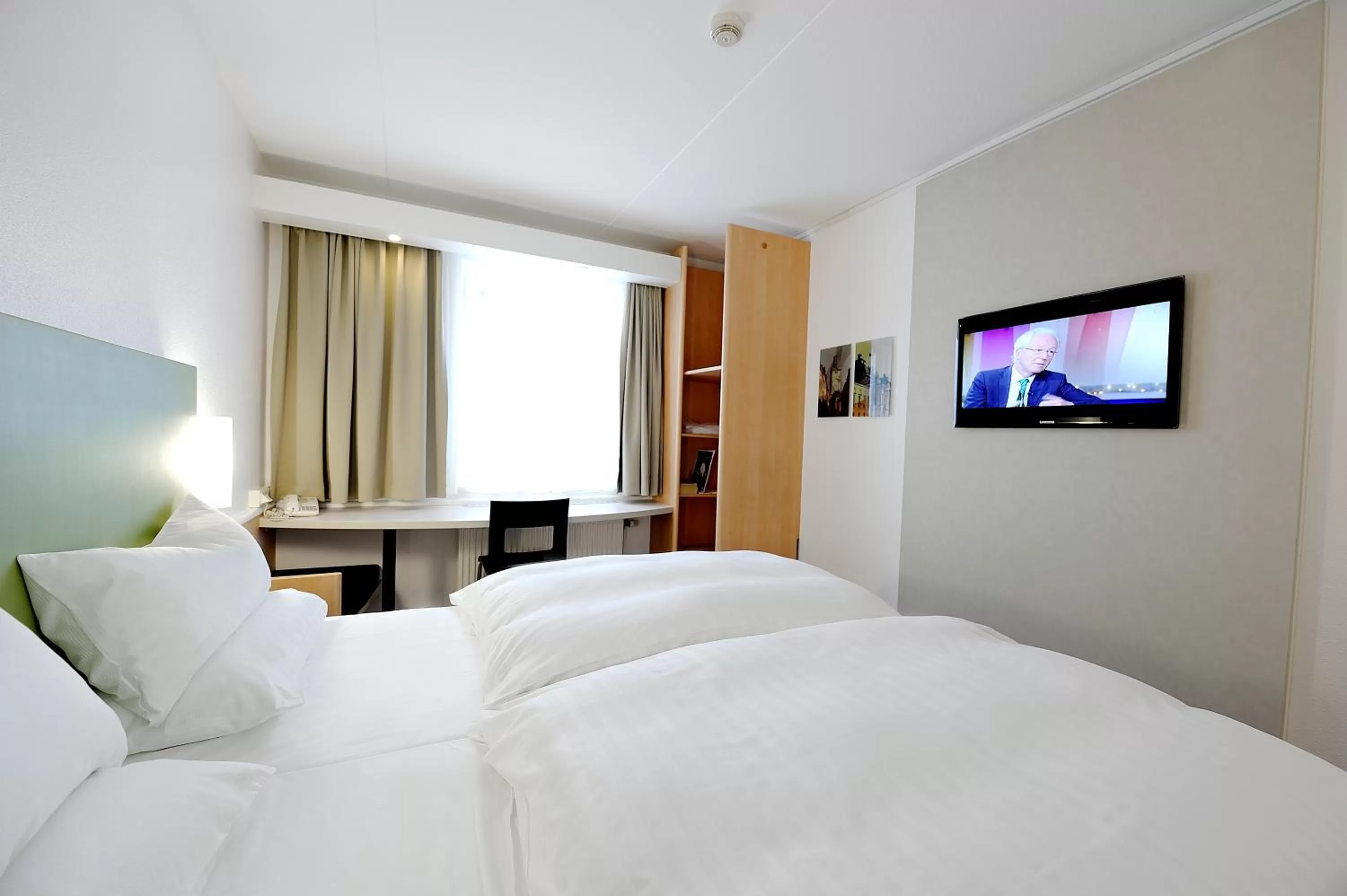 Bed in Good Morning Kista