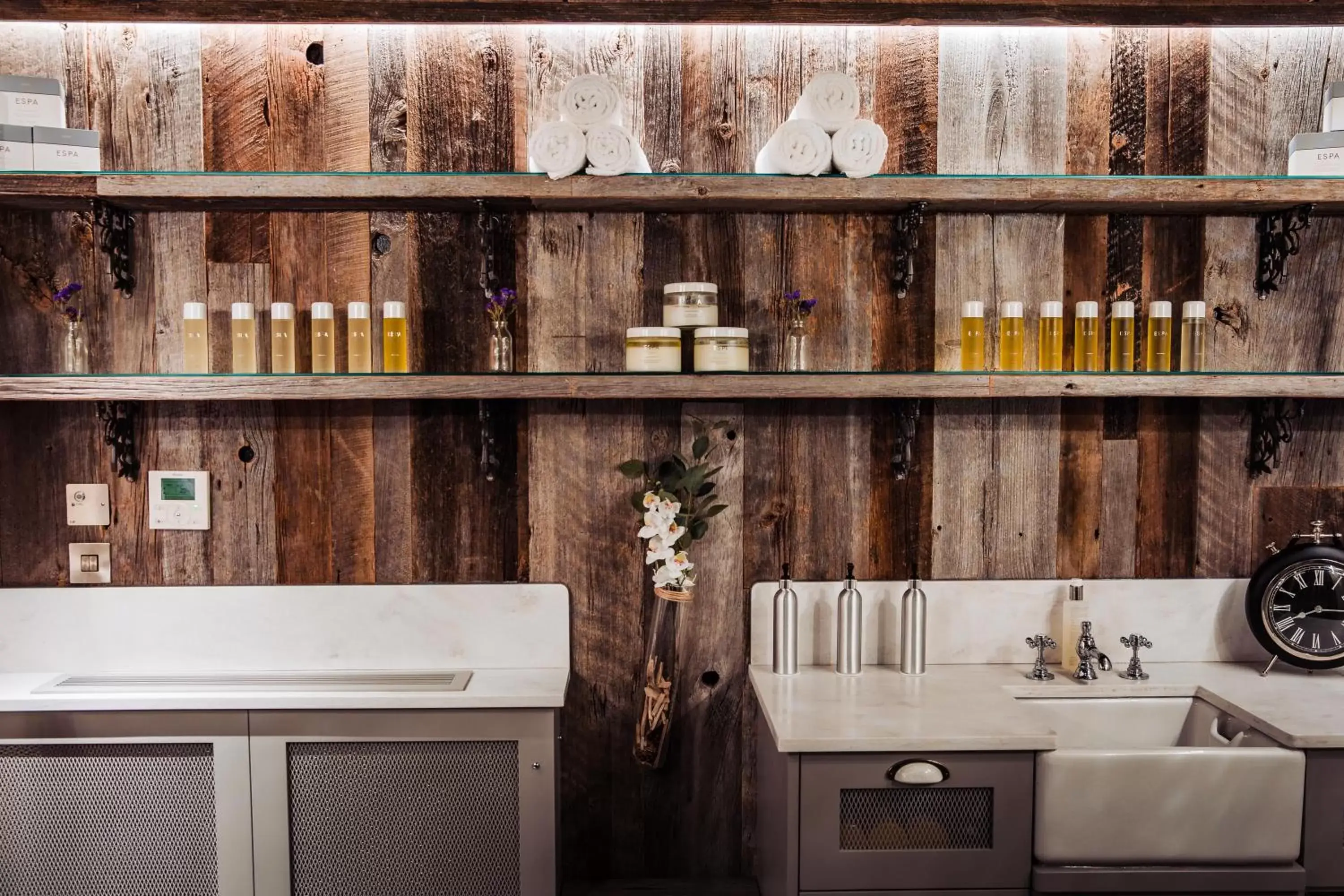 Lounge or bar in Low Wood Bay Lounge or bar in Low Wood Bay