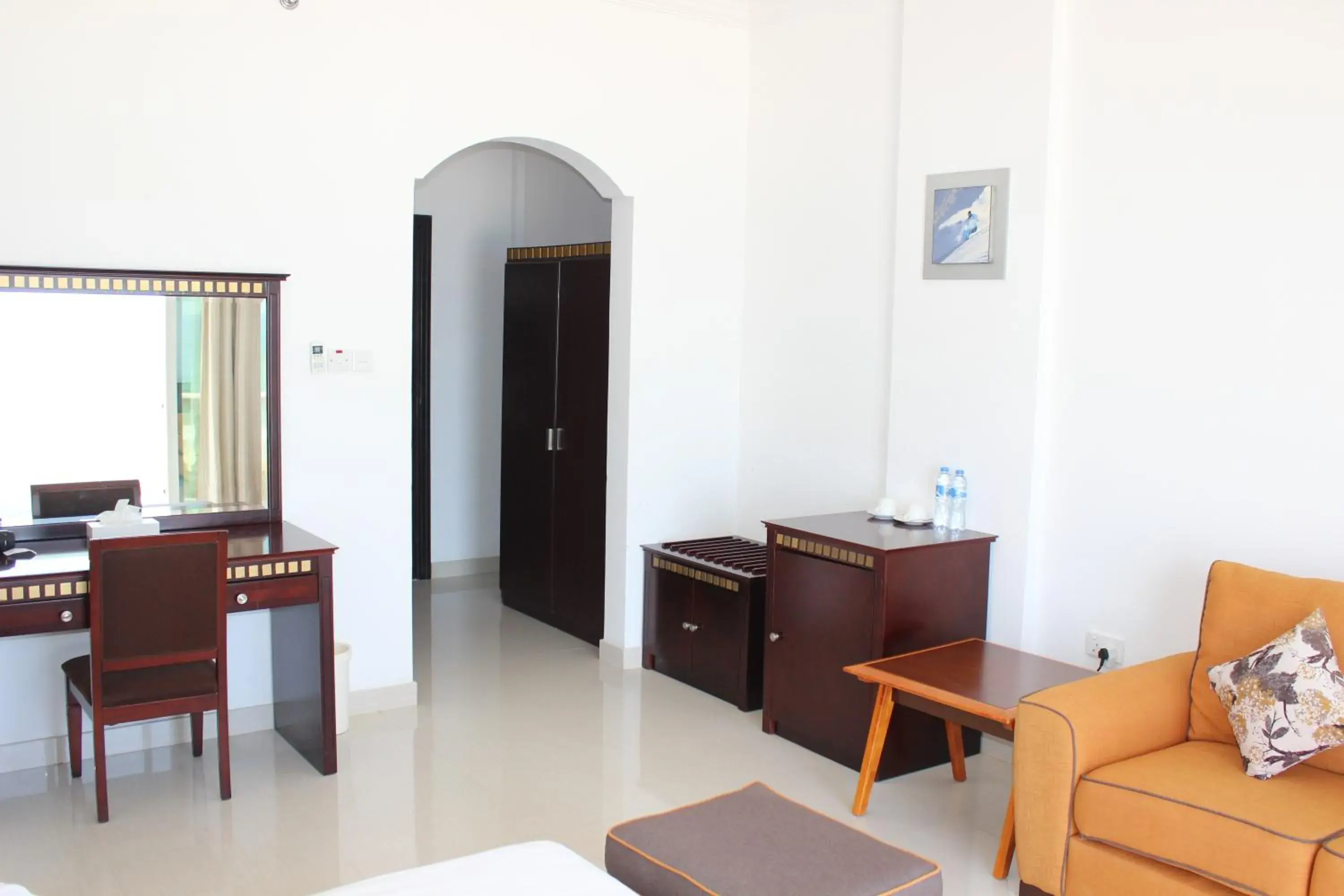 Bedroom, TV/Entertainment Center in Salalah Beach Resort Hotel