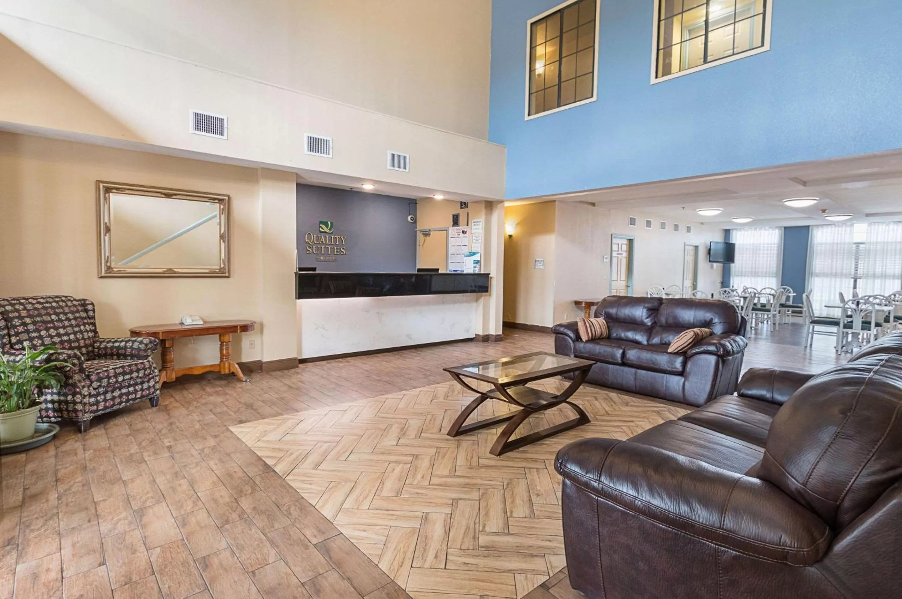 Lobby or reception in Quality Suites Temple I-35