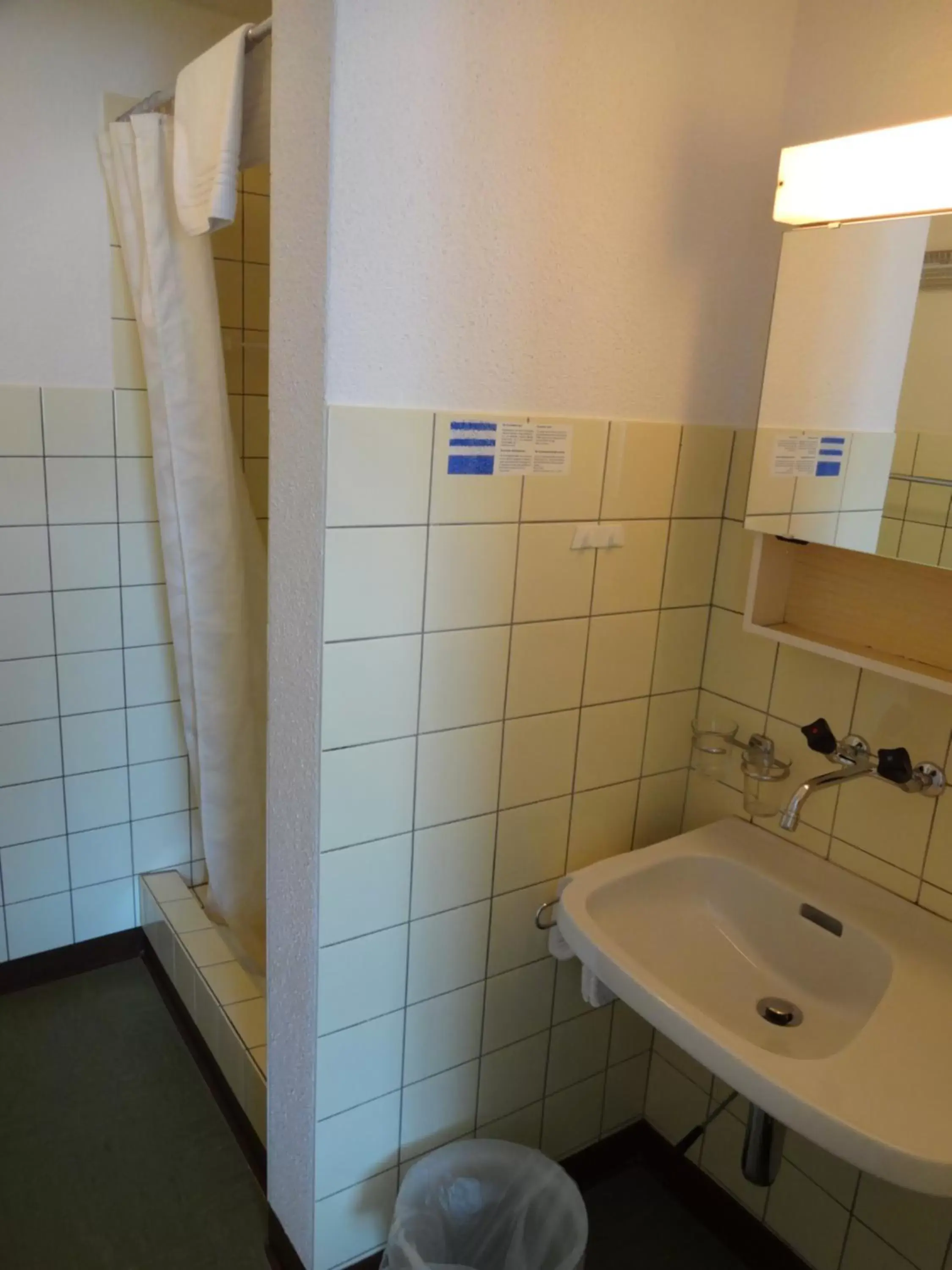 Bathroom in Hotel Schweizerhof